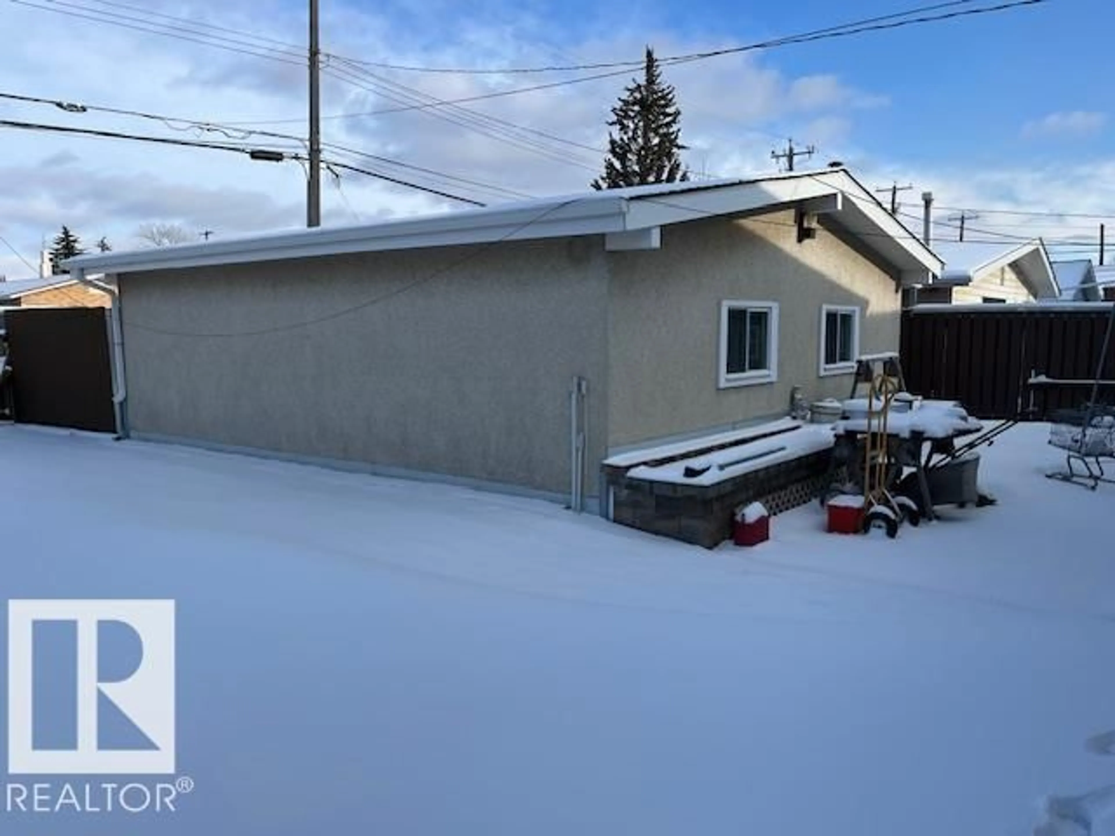 Shed for 11003 144 ST, Edmonton Alberta T5N2W4