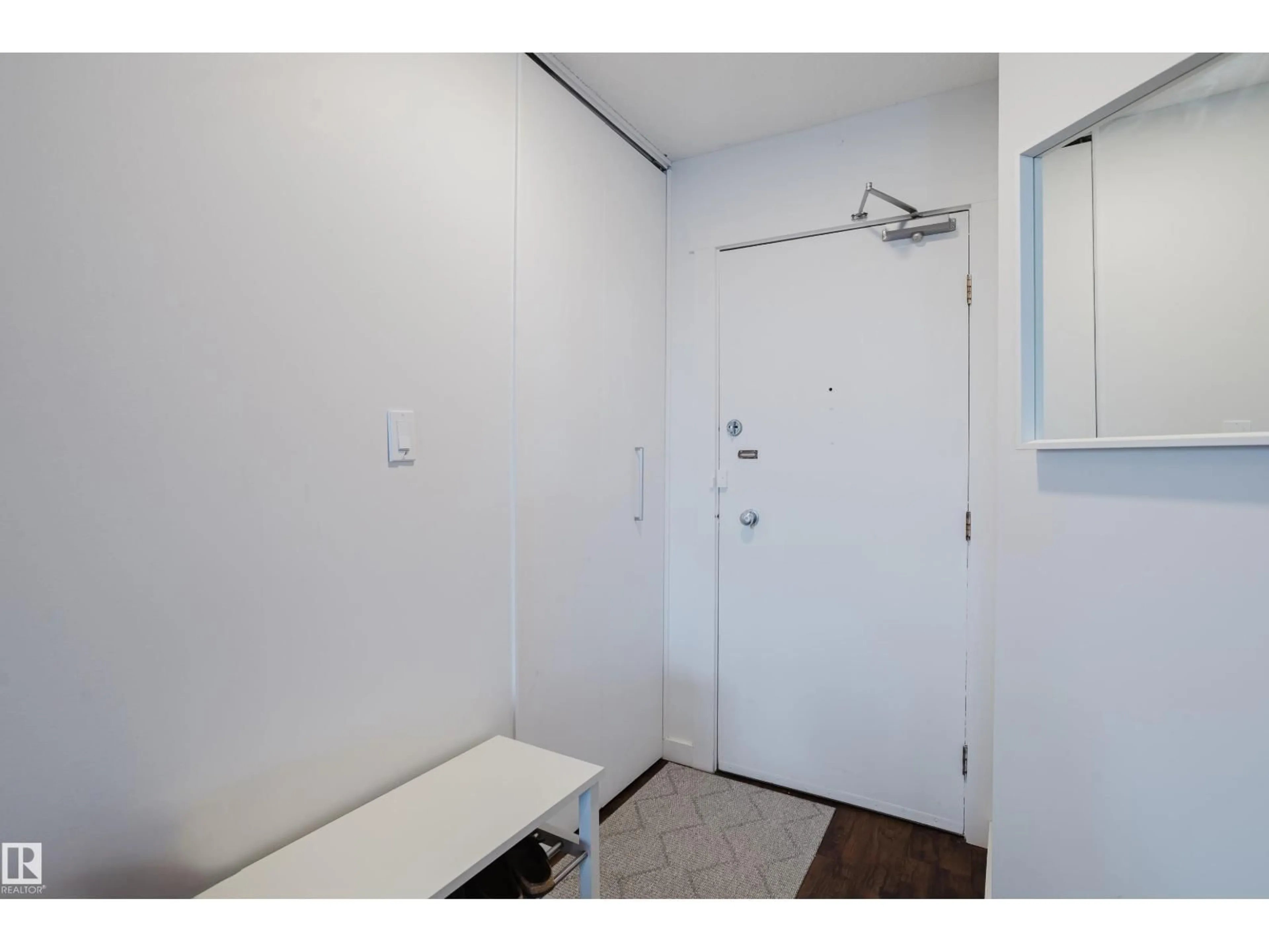 Indoor entryway for #402 - 10045 117 ST, Edmonton Alberta T5K1W8