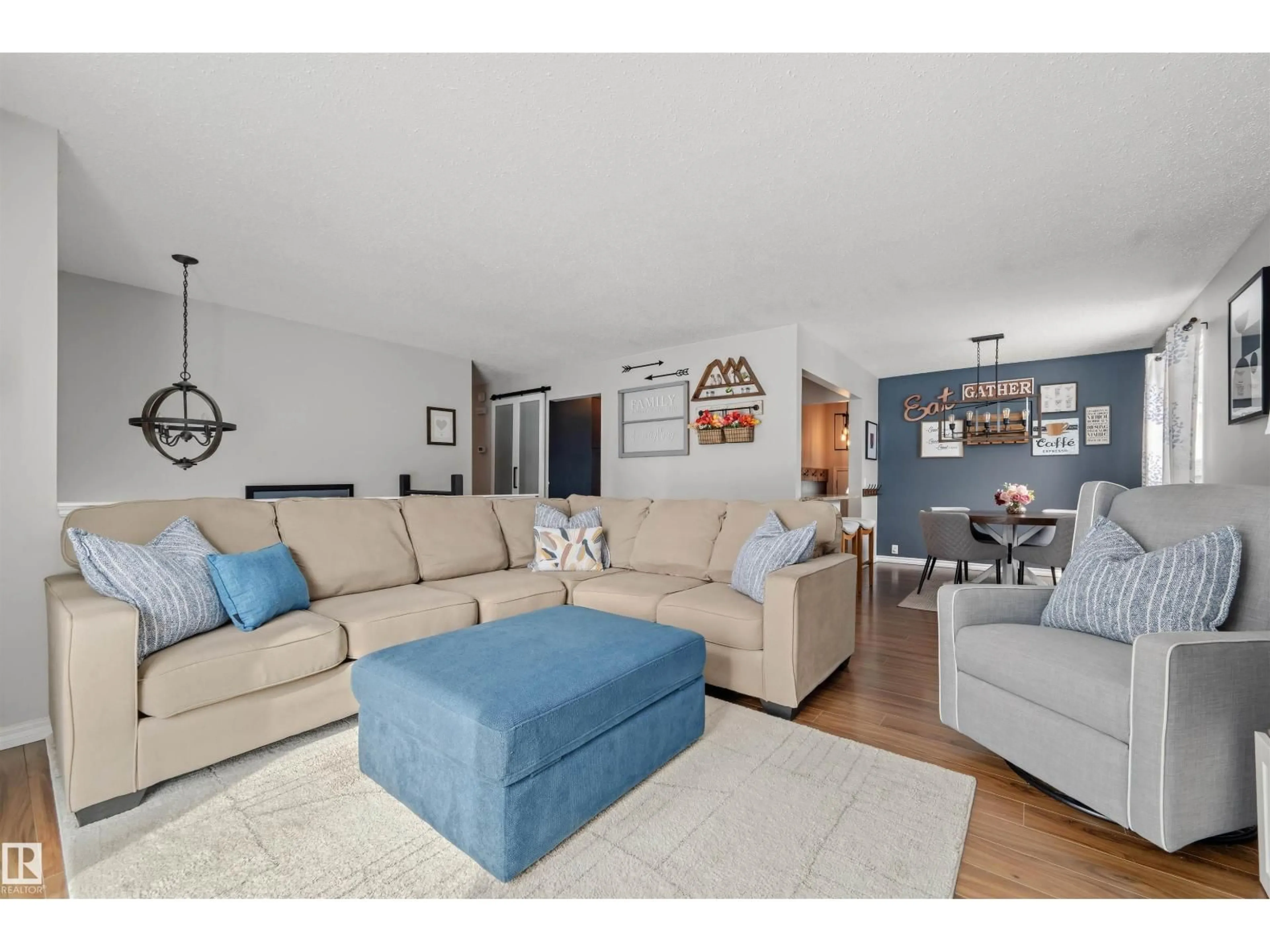 Living room with furniture, unknown for 15 ARBOR CR, St. Albert Alberta T8N2T8