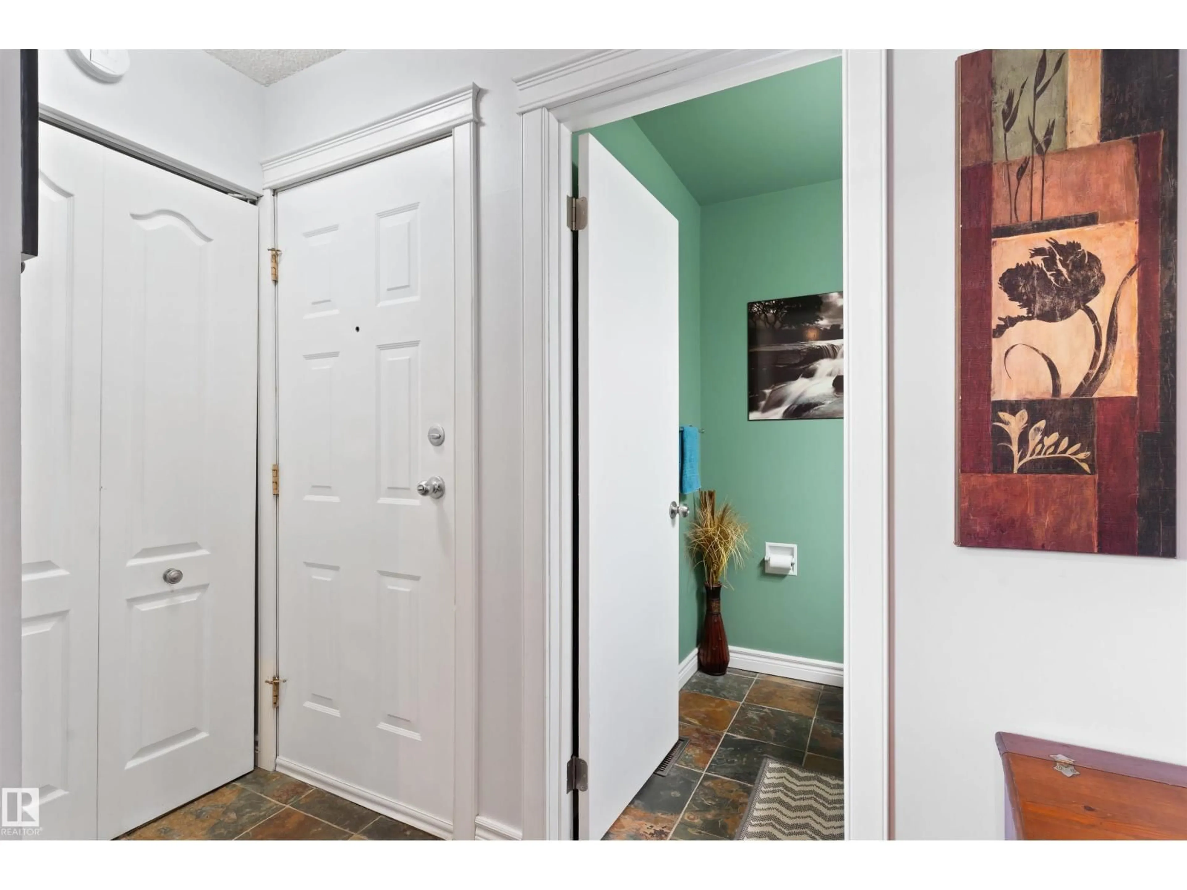 Indoor entryway for 81 - 115 GARDEN RD, St. Albert Alberta T8N5G8