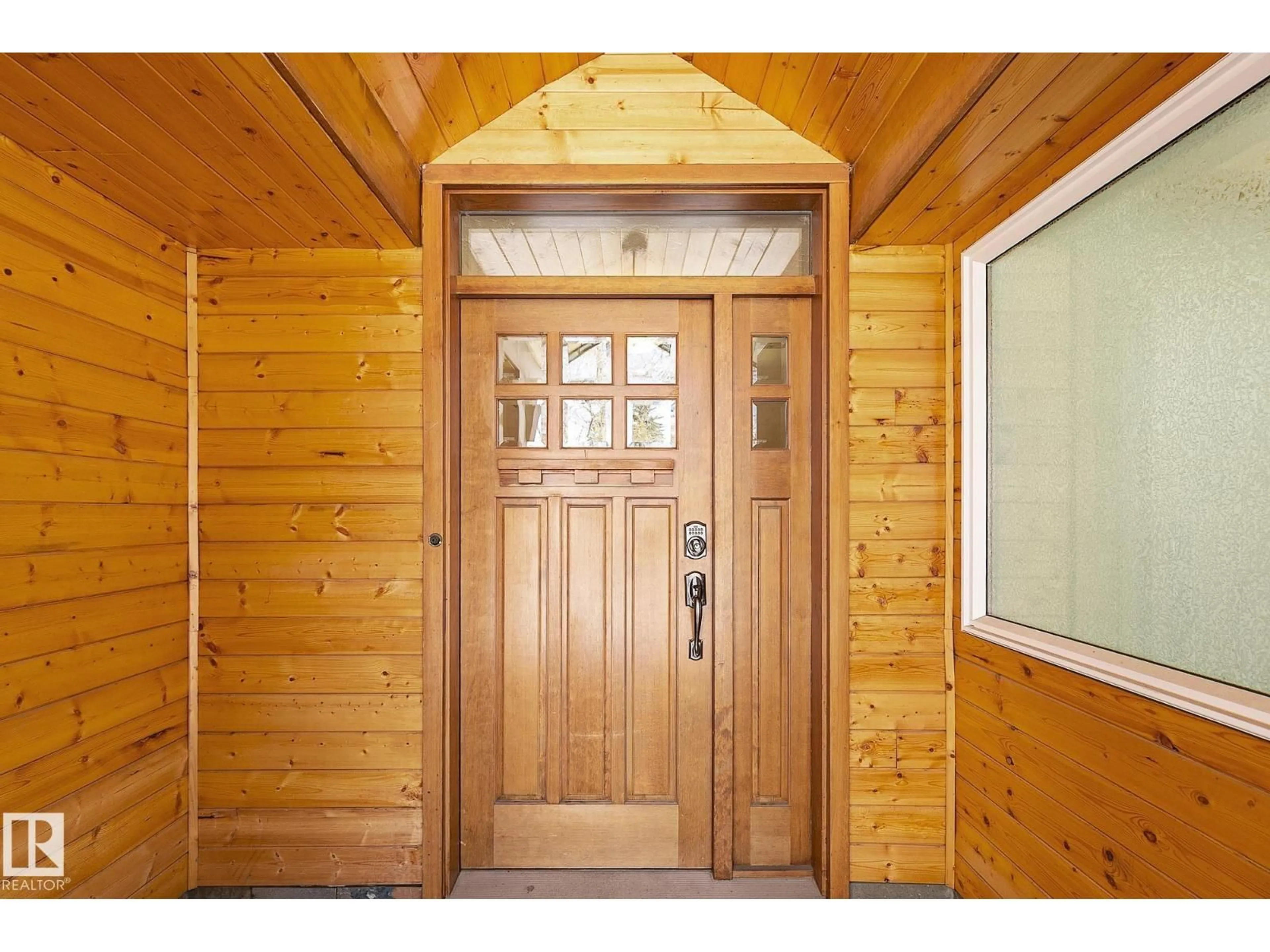 Indoor entryway for NW - 10823 130 ST, Edmonton Alberta T5M0Z2