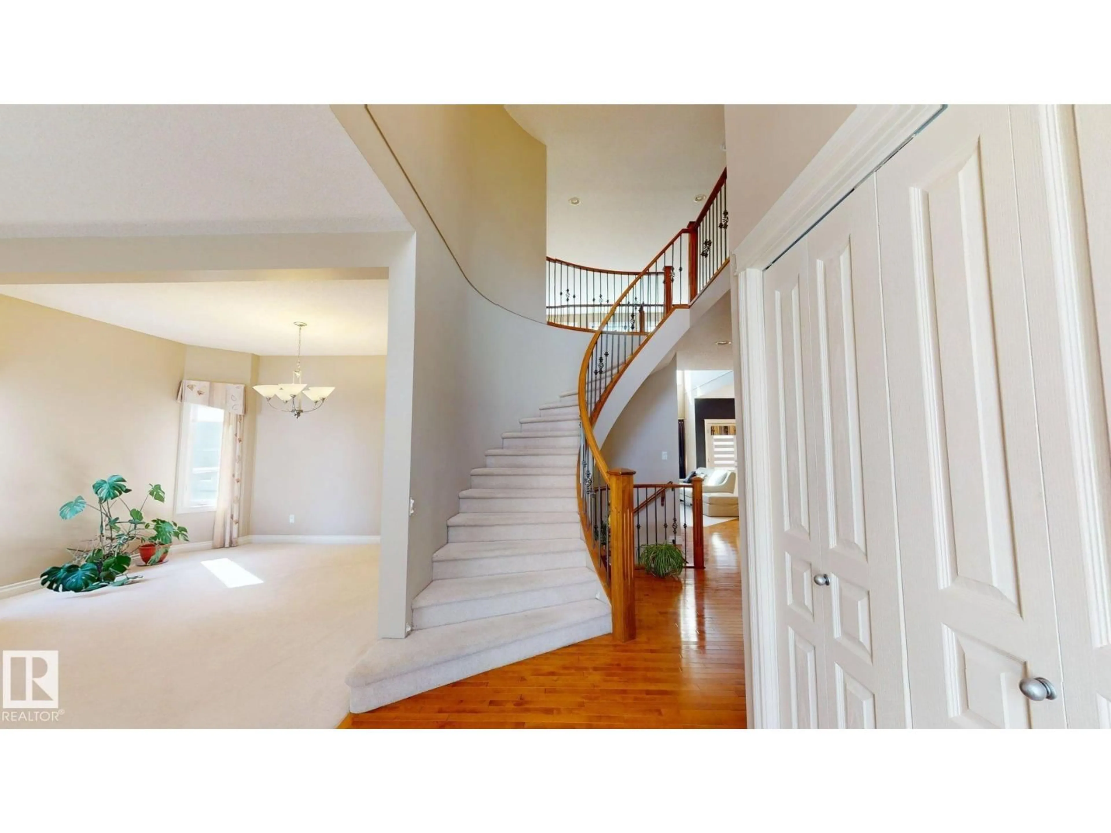 Unknown for 613 TODD LINK LI, Edmonton Alberta T6R3C5