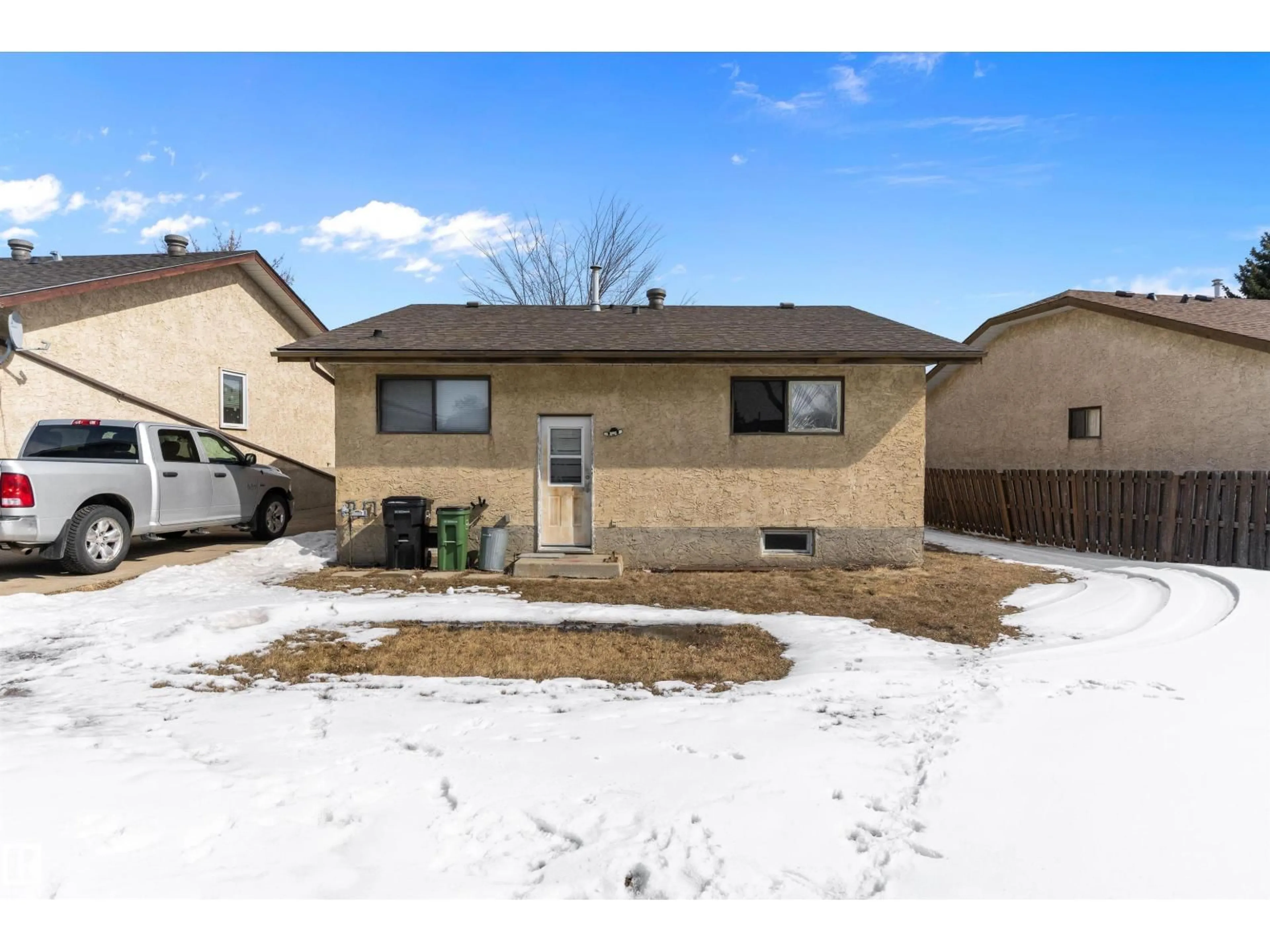 Unknown for NW - 15120 20 ST, Edmonton Alberta T5Y2A8