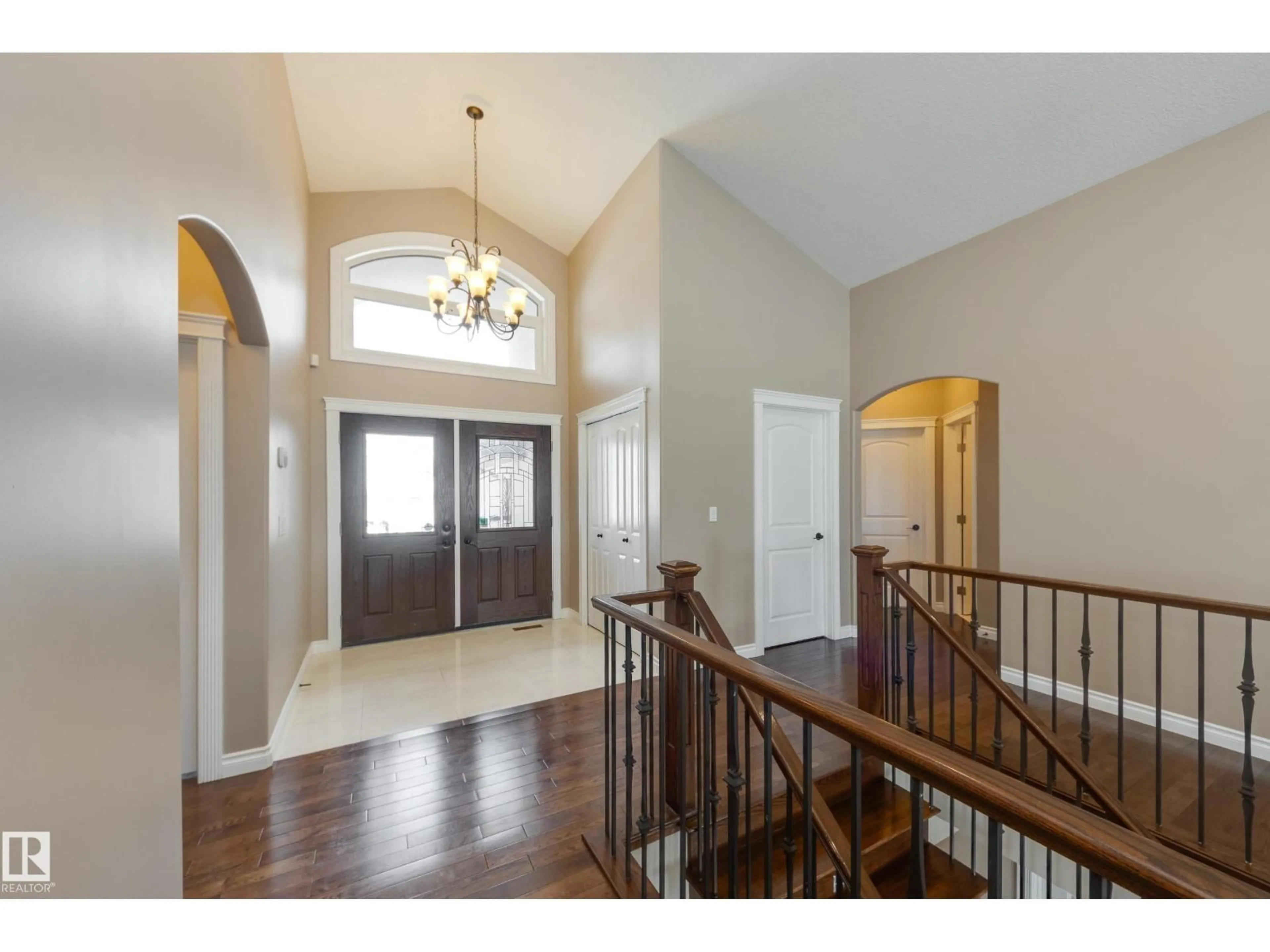 Indoor entryway for 209 - 26023 TWP ROAD 544, Rural Sturgeon County Alberta T8T0E4