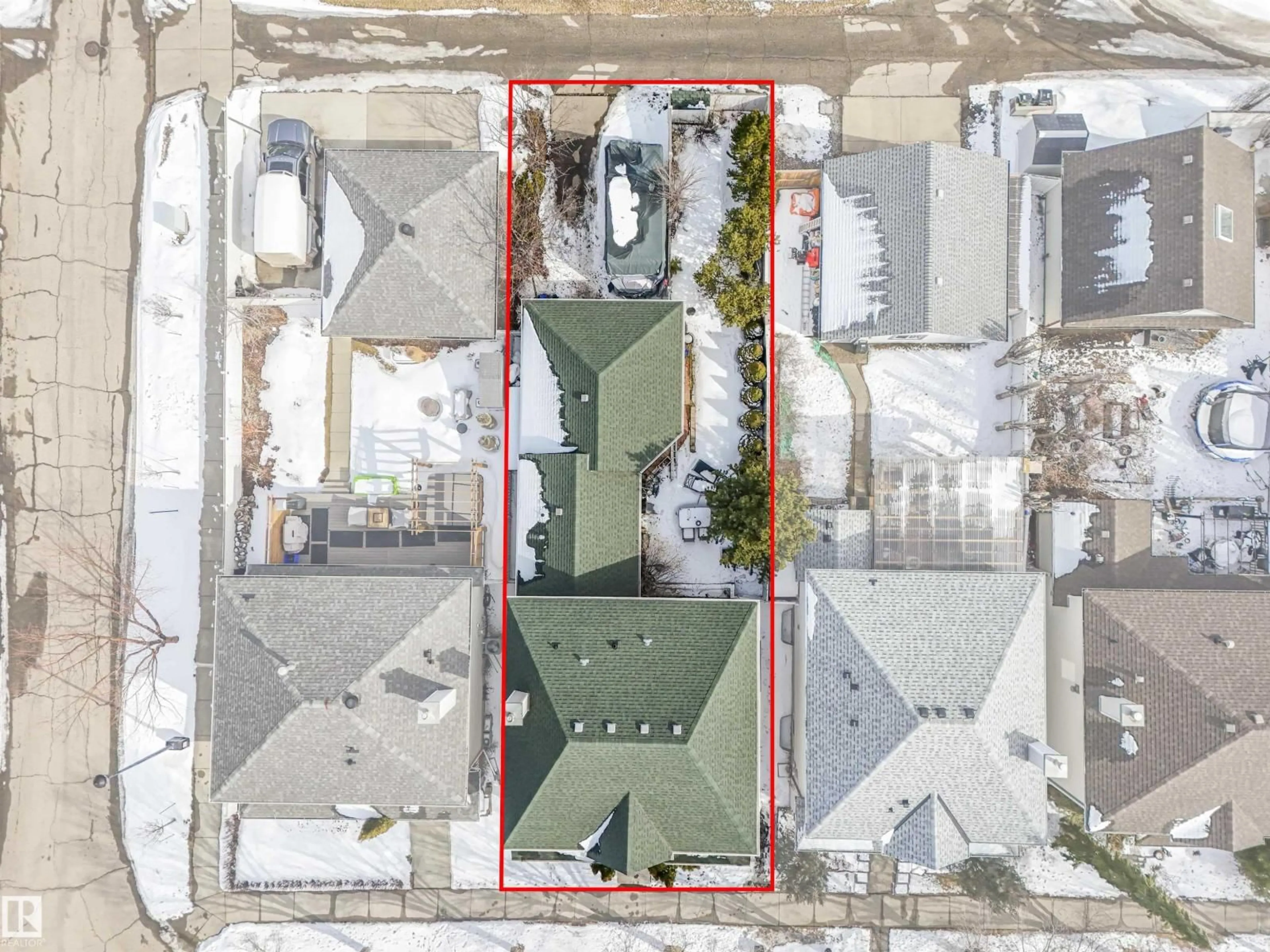 A pic from outside/outdoor area/front of a property/back of a property/a pic from drone, street for 1885 TOMLINSON WY, Edmonton Alberta T6R2S6