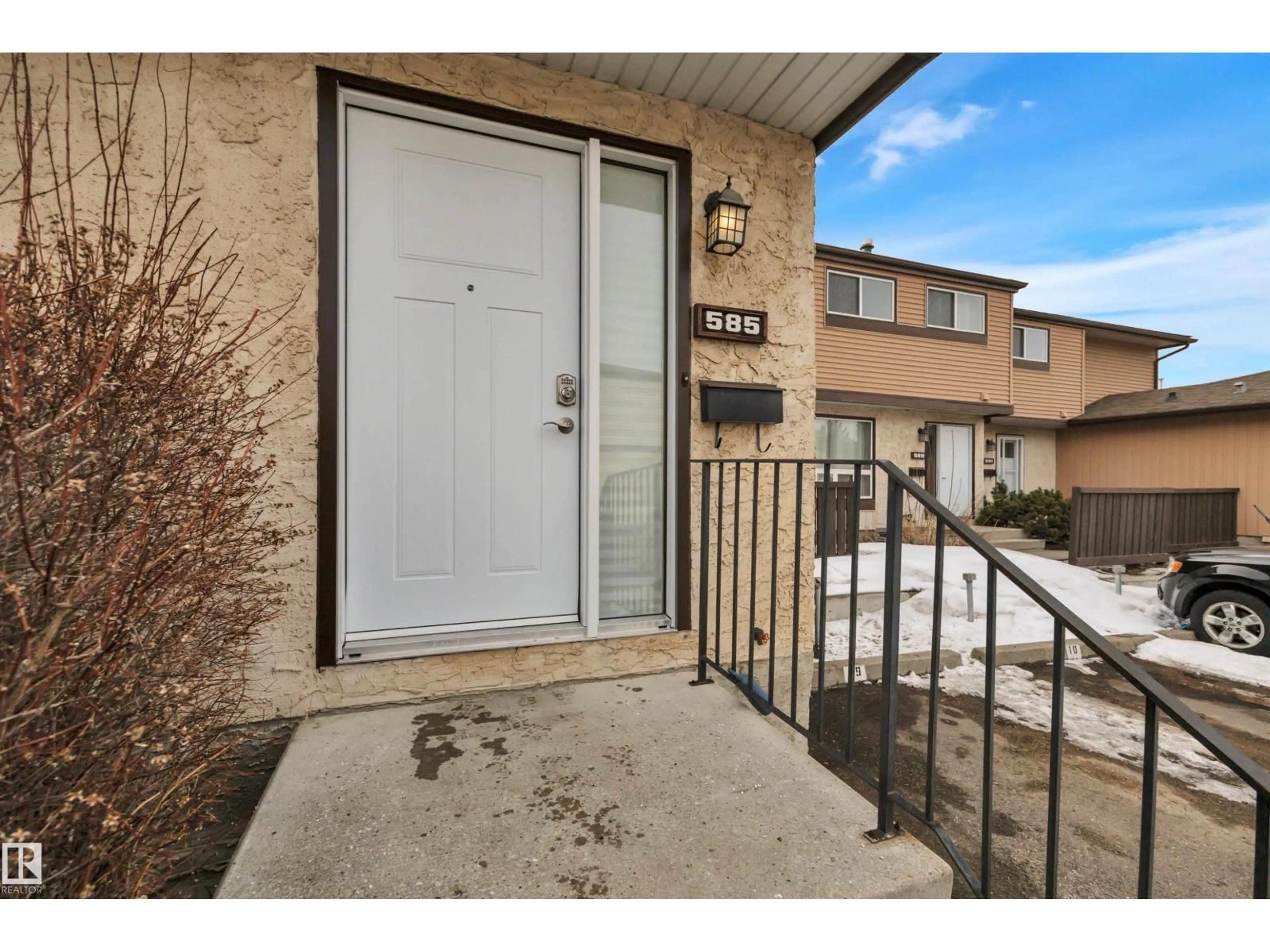 Unknown for 585 KNOTTWOOD RD W, Edmonton Alberta T5B4B6