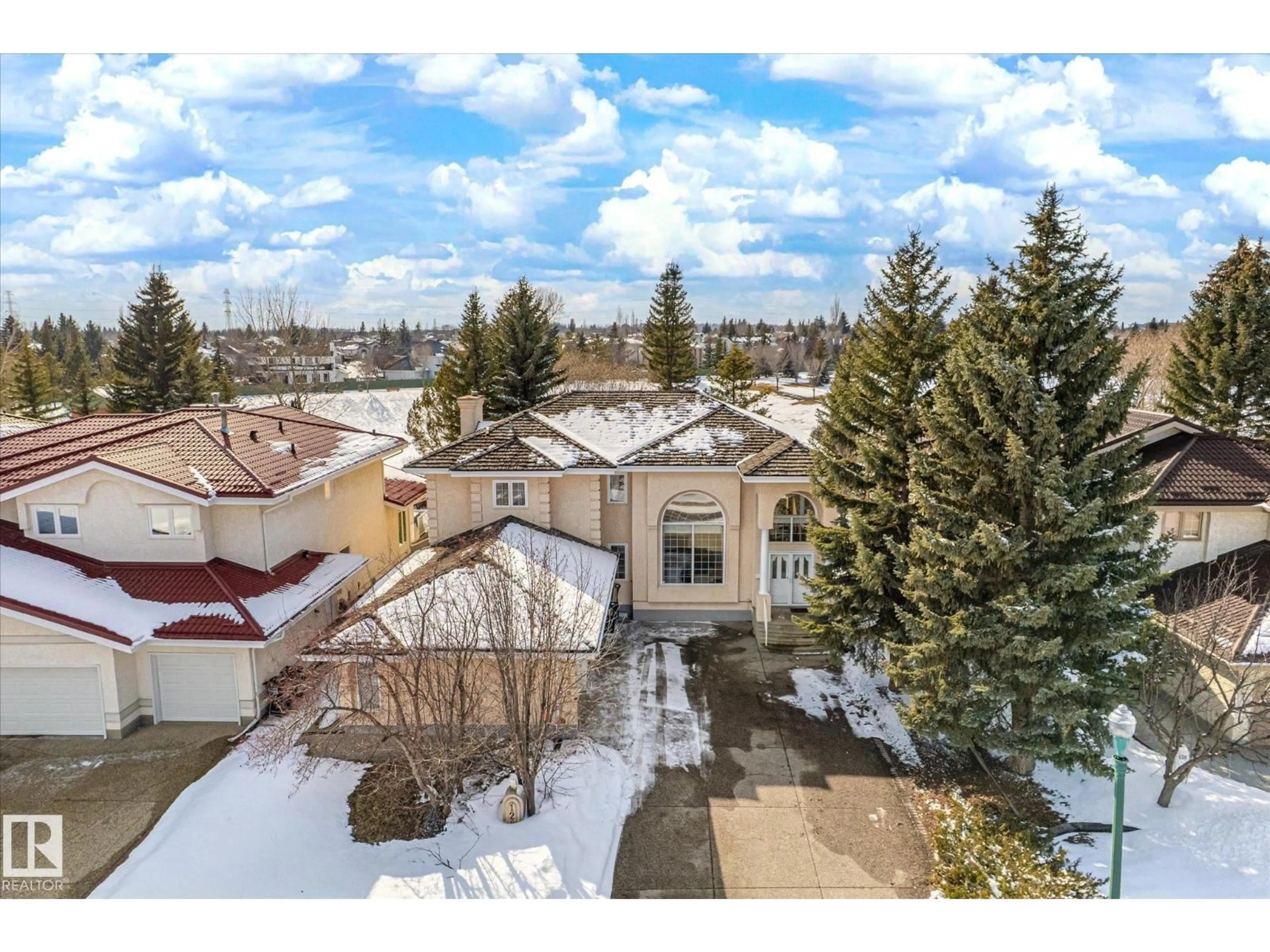 A pic from outside/outdoor area/front of a property/back of a property/a pic from drone, unknown for 128 WEAVER DR, Edmonton Alberta T6H2J3