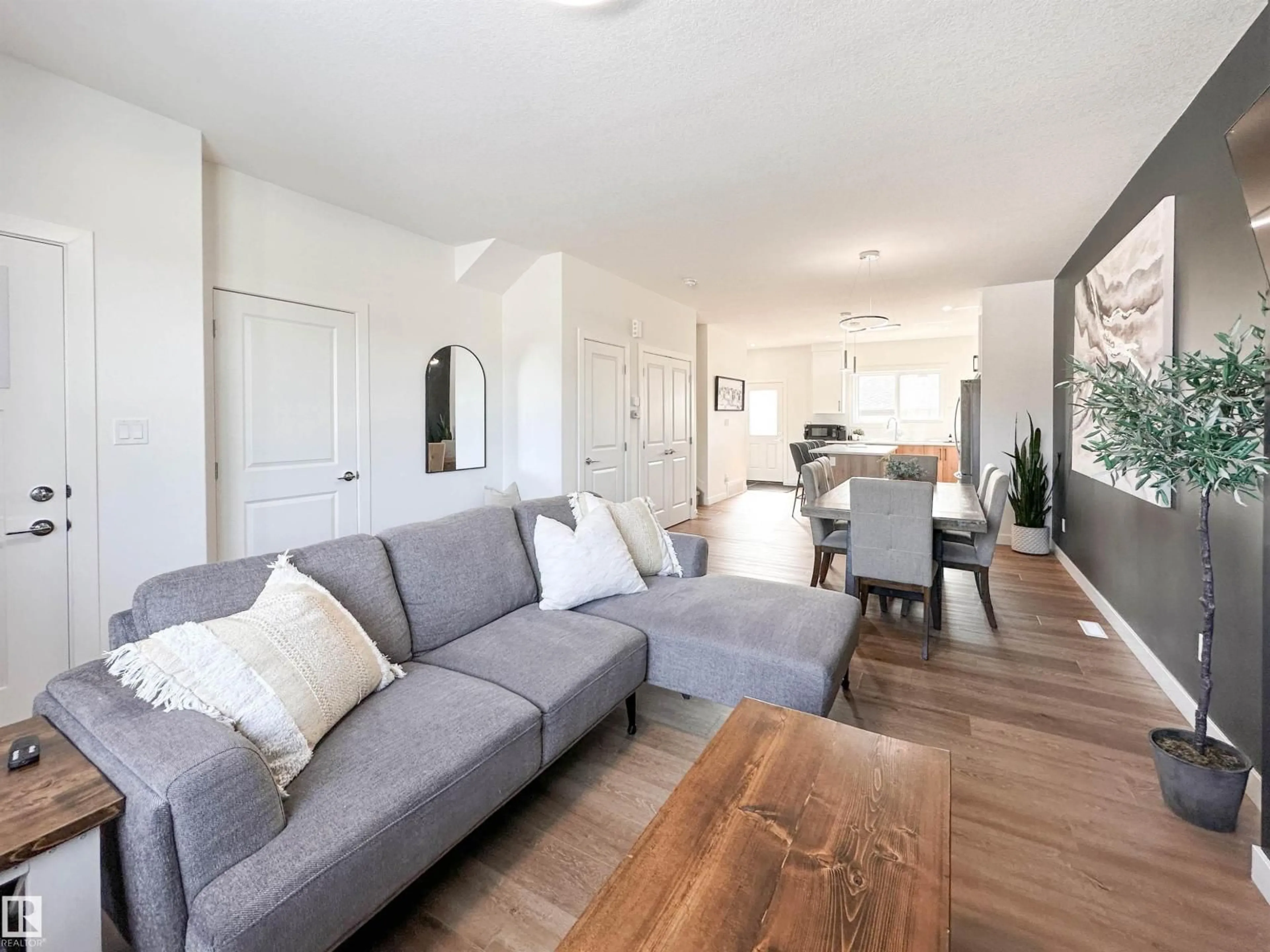 Living room with furniture, unknown for 35 CHELLES WD, St. Albert Alberta T8T2C2