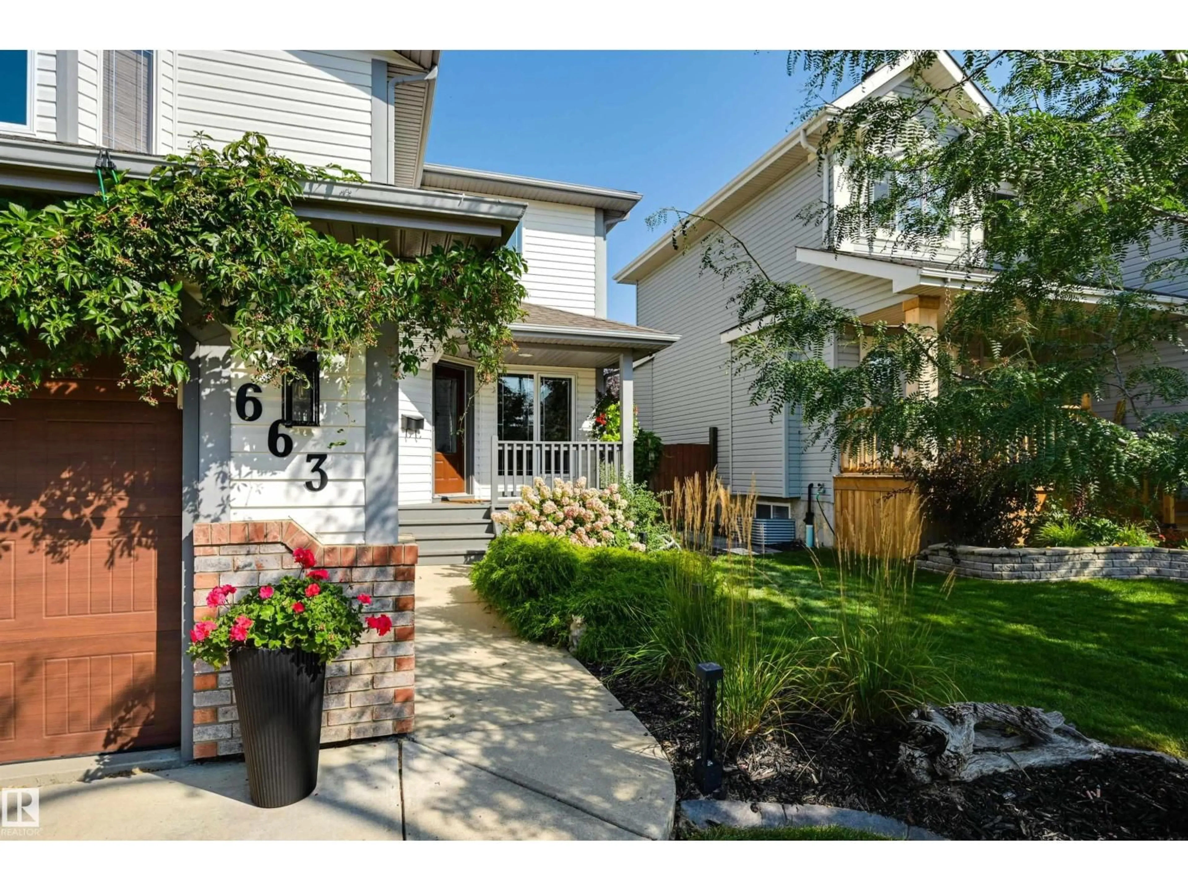 Home with brick exterior material, street for 663 MEADOWVIEW CR, Sherwood Park Alberta T8H1Y8