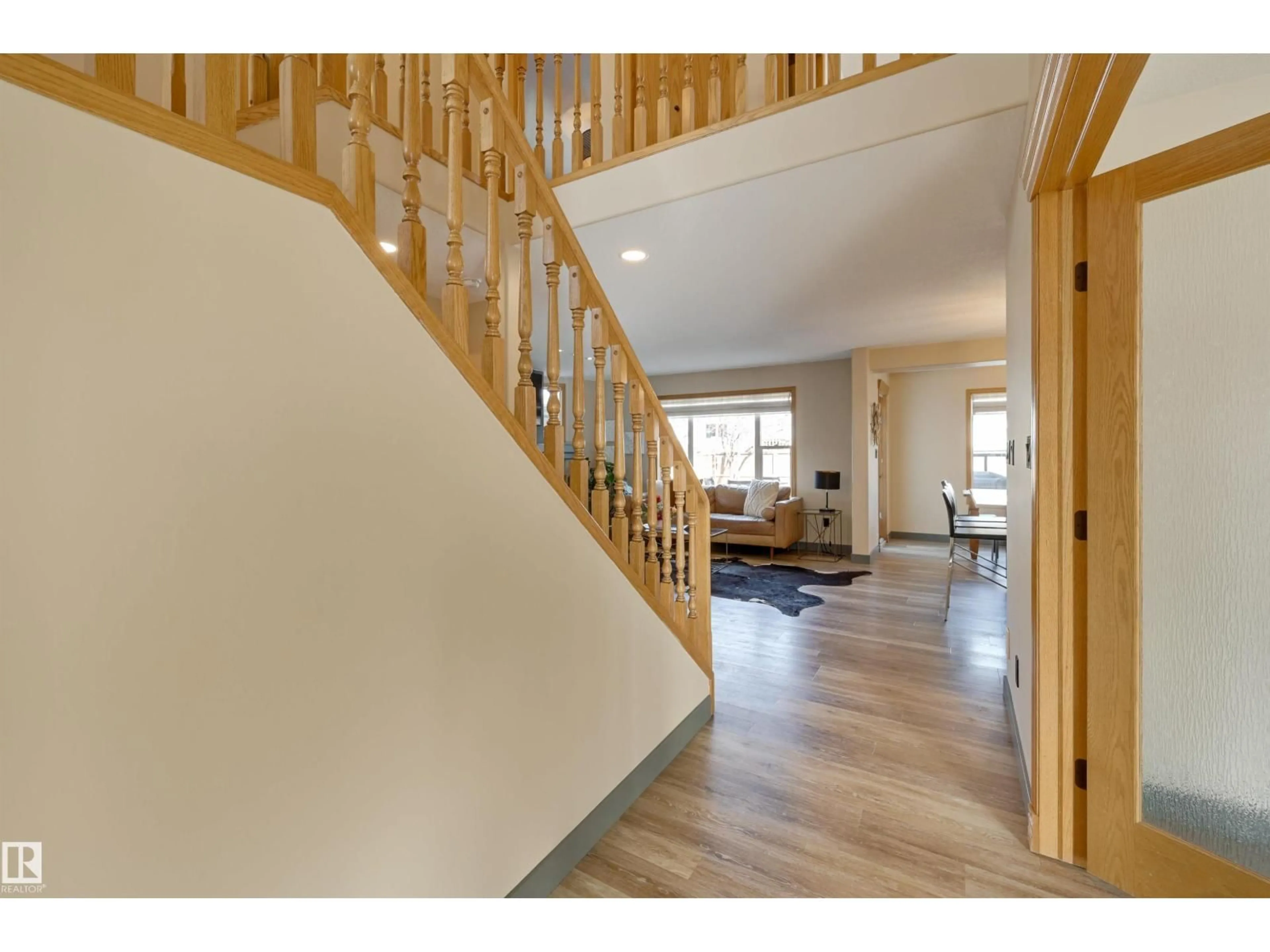 Unknown for 663 MEADOWVIEW CR, Sherwood Park Alberta T8H1Y8