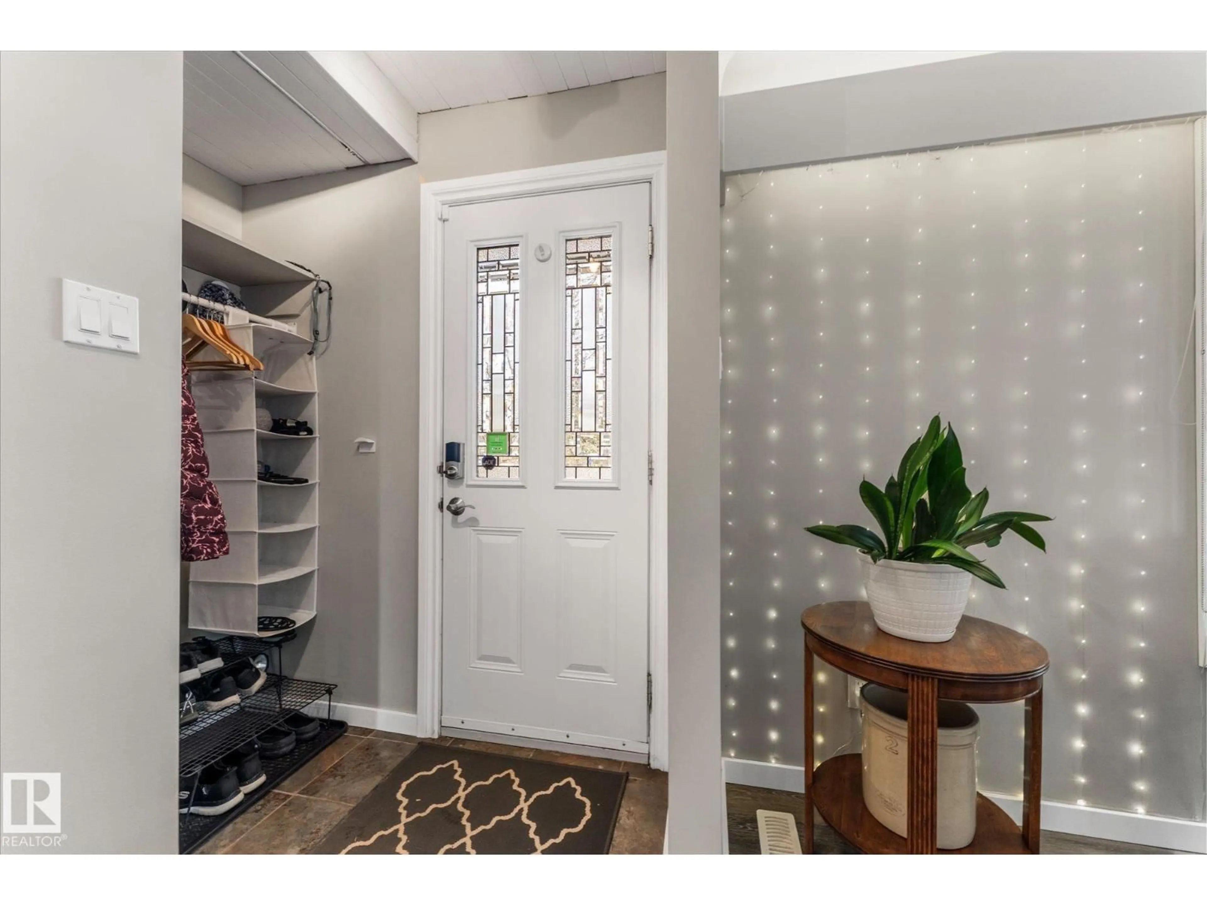 Indoor entryway for NW - 10920 132 ST, Edmonton Alberta T5M1C9