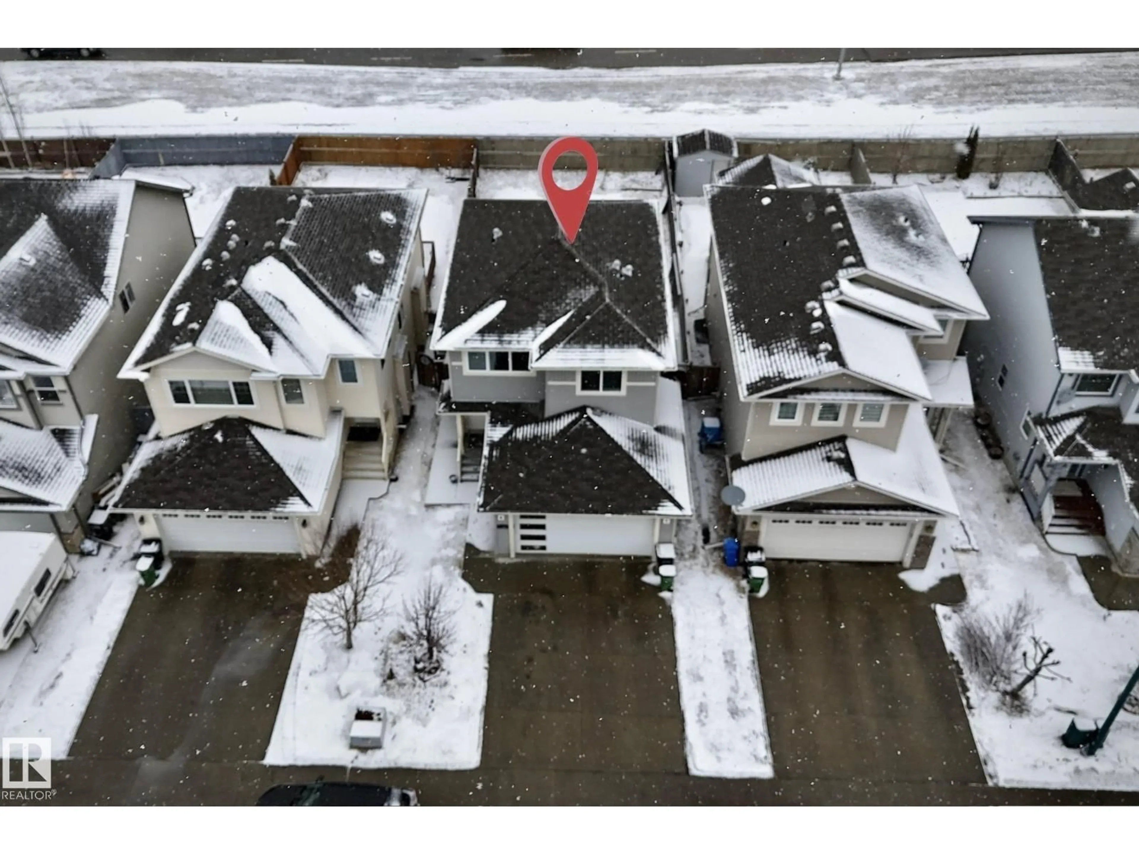 A pic from outside/outdoor area/front of a property/back of a property/a pic from drone, building for 3230 22A AVE NW, Edmonton Alberta T6T0K6
