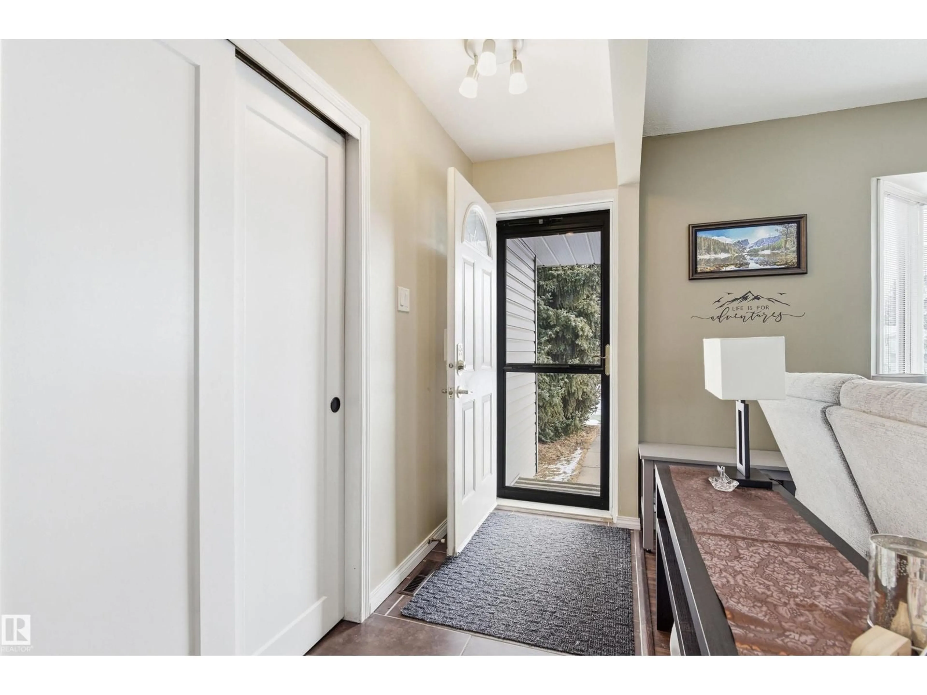 Indoor entryway for NW - 5328 105B ST, Edmonton Alberta T6H2S3