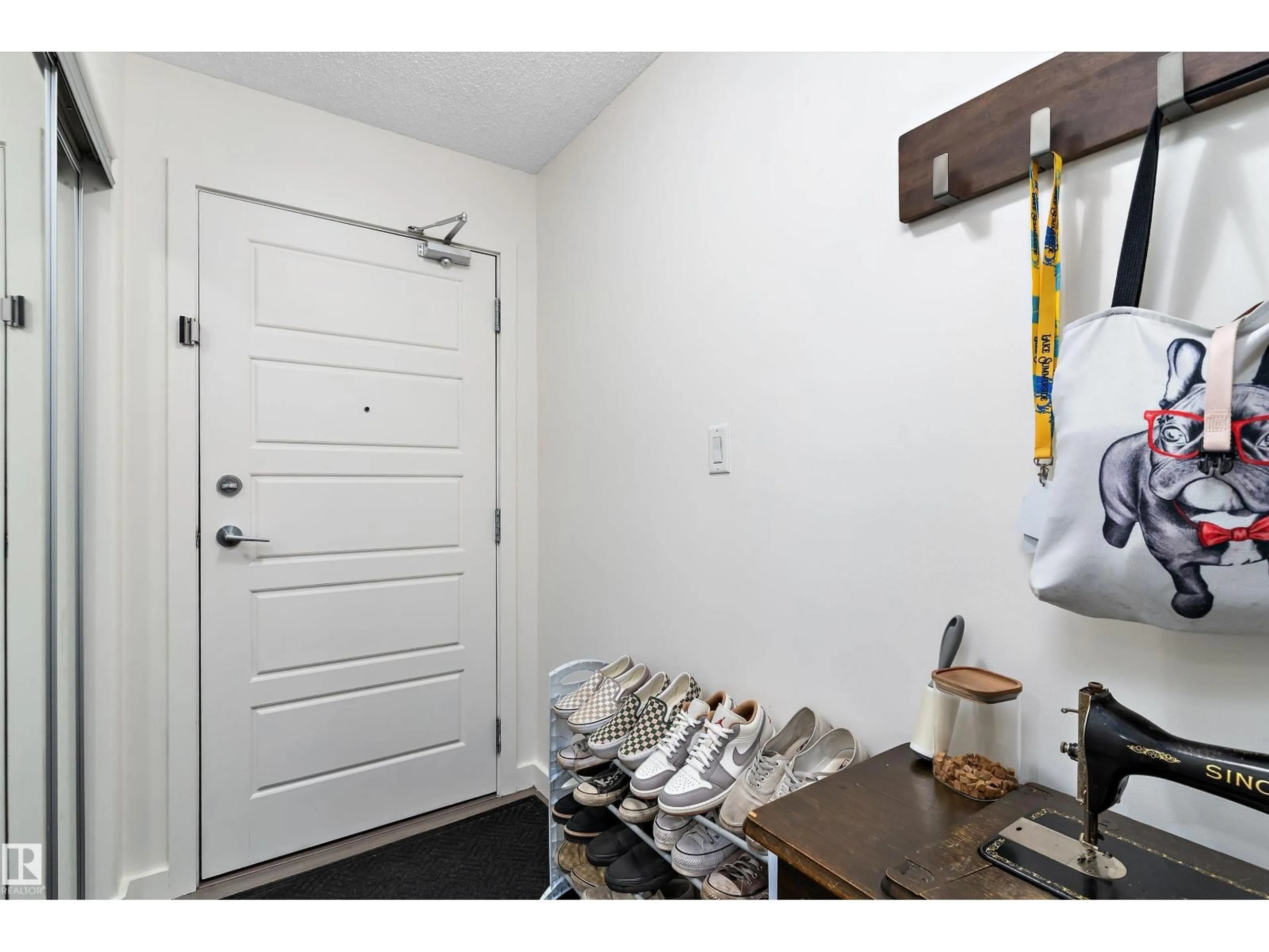 Indoor entryway for #402 - 6084 STANTON DR, Edmonton Alberta T6X0Z4