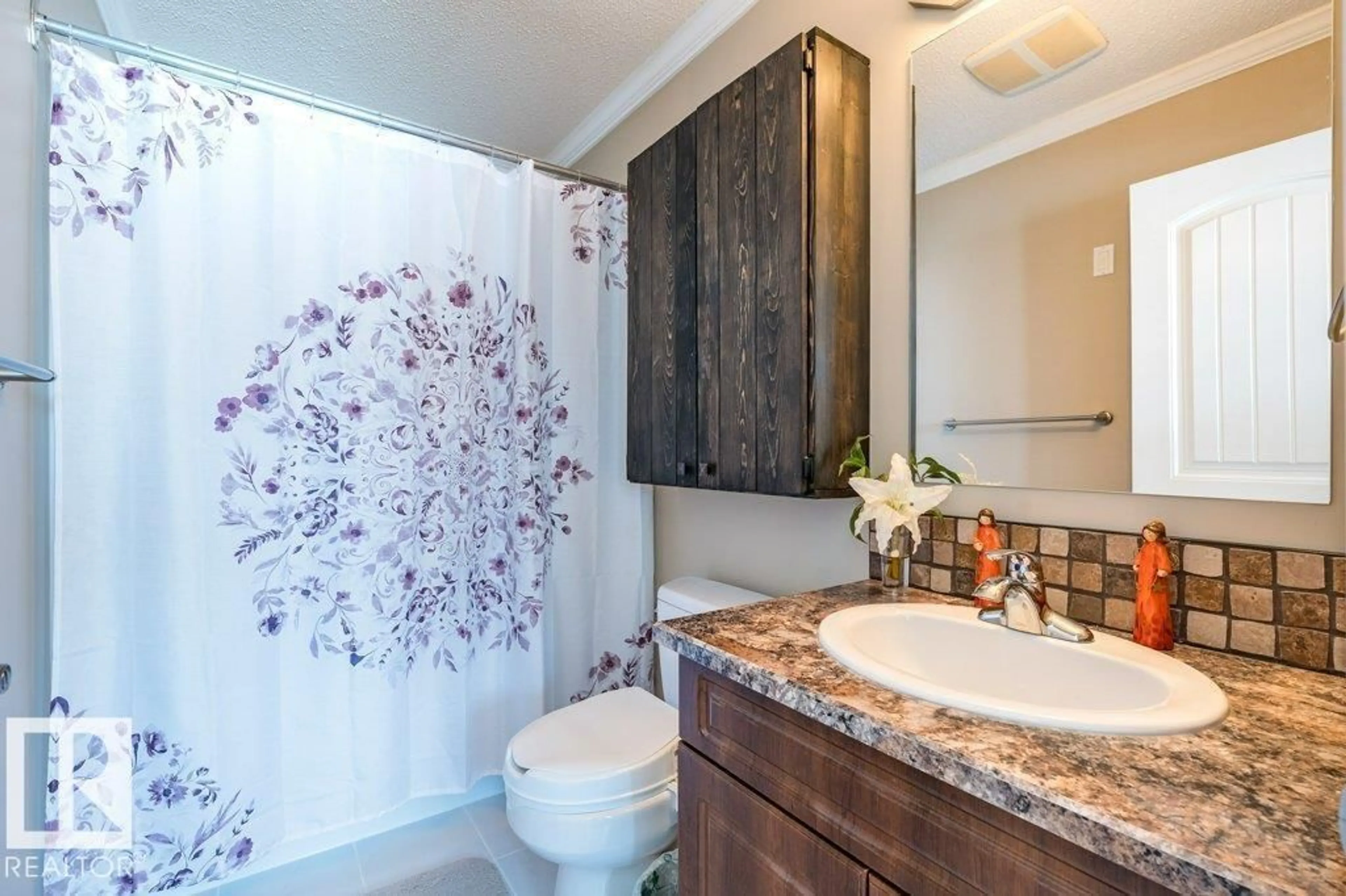 Standard bathroom, ceramic/tile floor for S - 15 4 TH AV, Hay Lakes Alberta T0B1W0