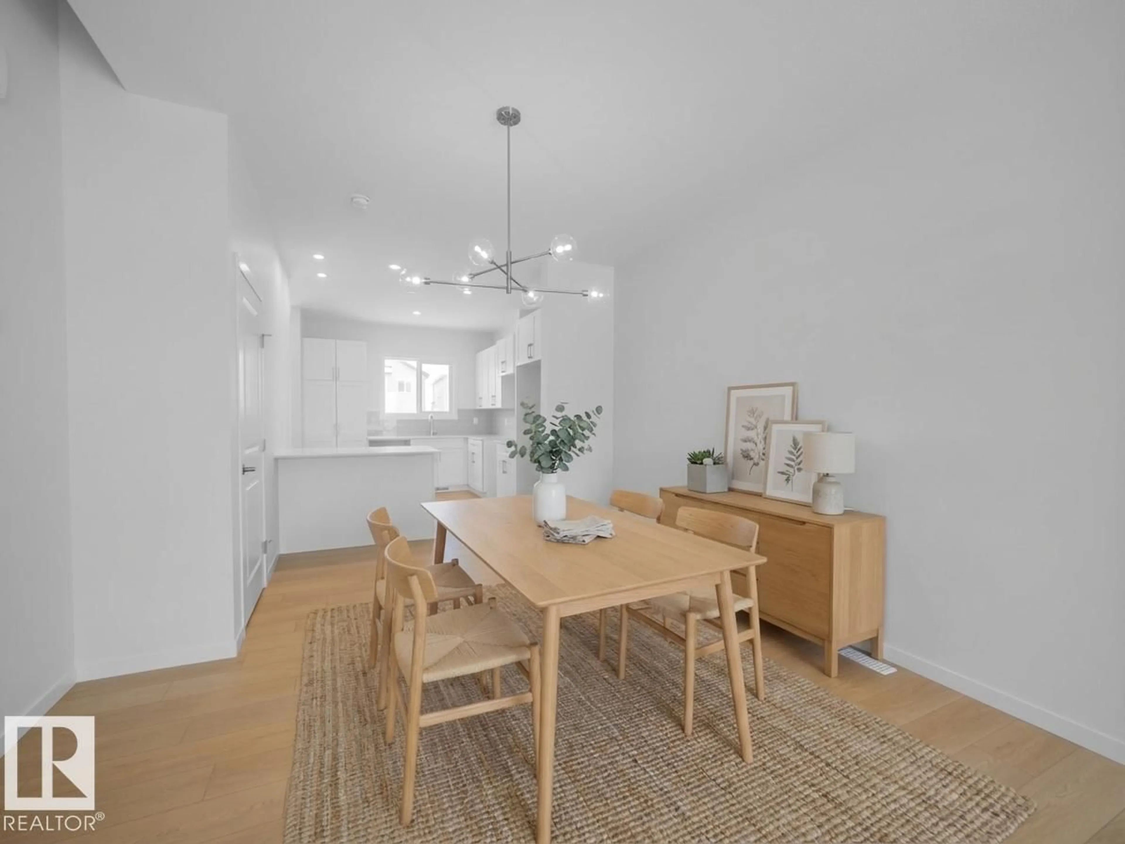 Dining room, unknown for 1032 14 AV, Edmonton Alberta T6T2W7