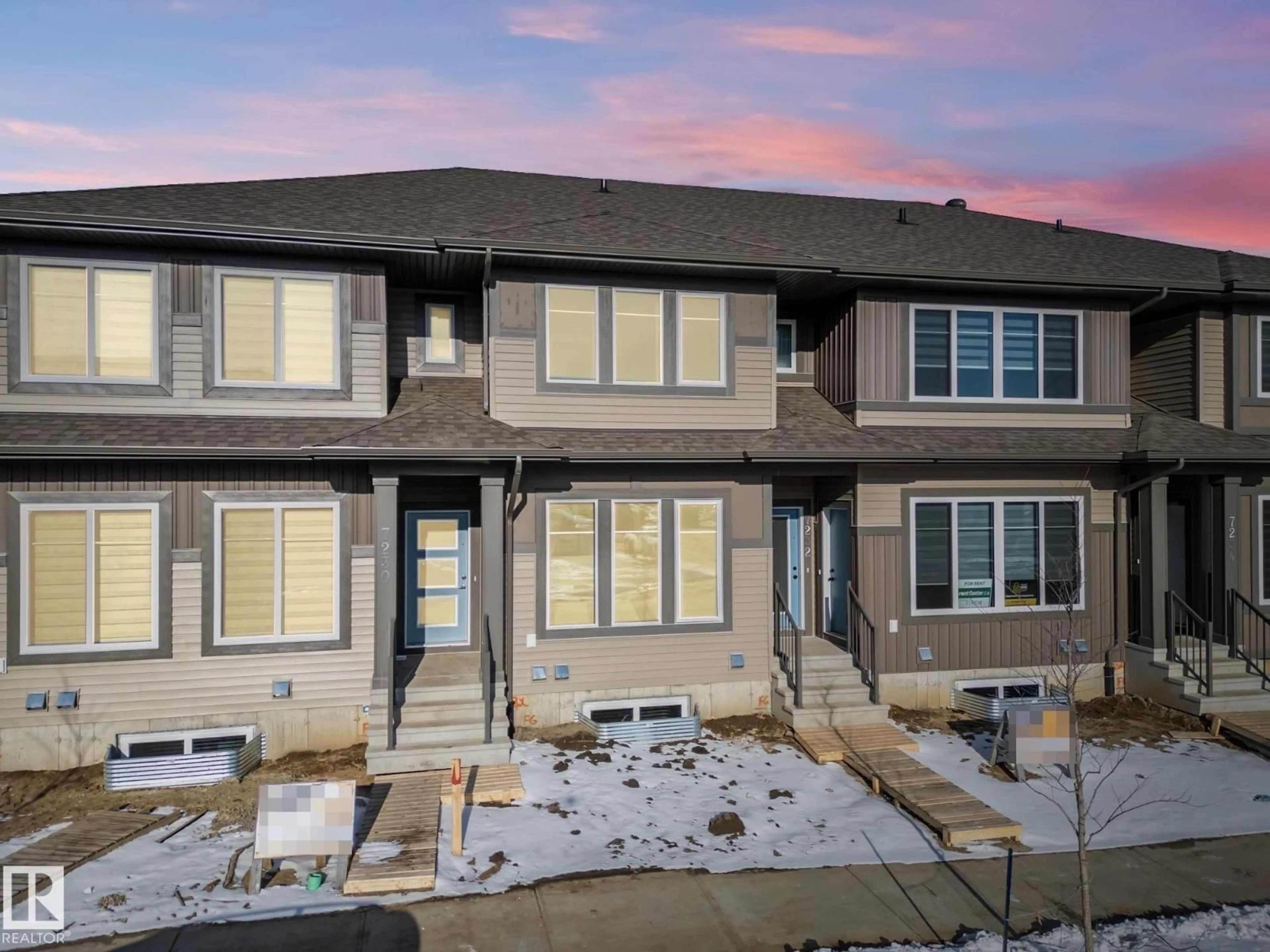 A pic from outside/outdoor area/front of a property/back of a property/a pic from drone, unknown for 7230 ROSENTHAL DR, Edmonton Alberta T5T7W9