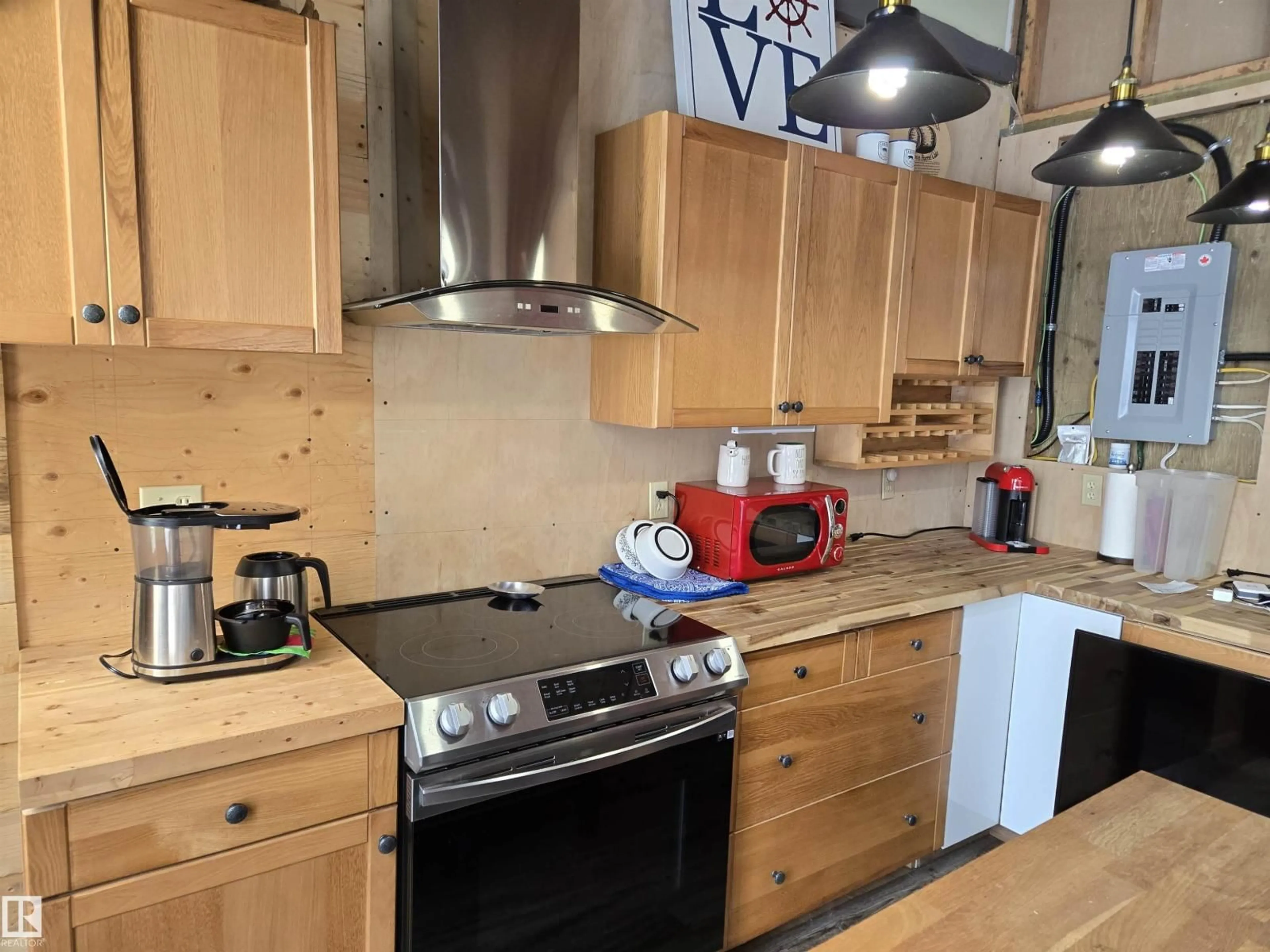 Standard kitchen, wood/laminate floor for 5 CONIFER CR, Rural Lac Ste. Anne County Alberta T0E0V0