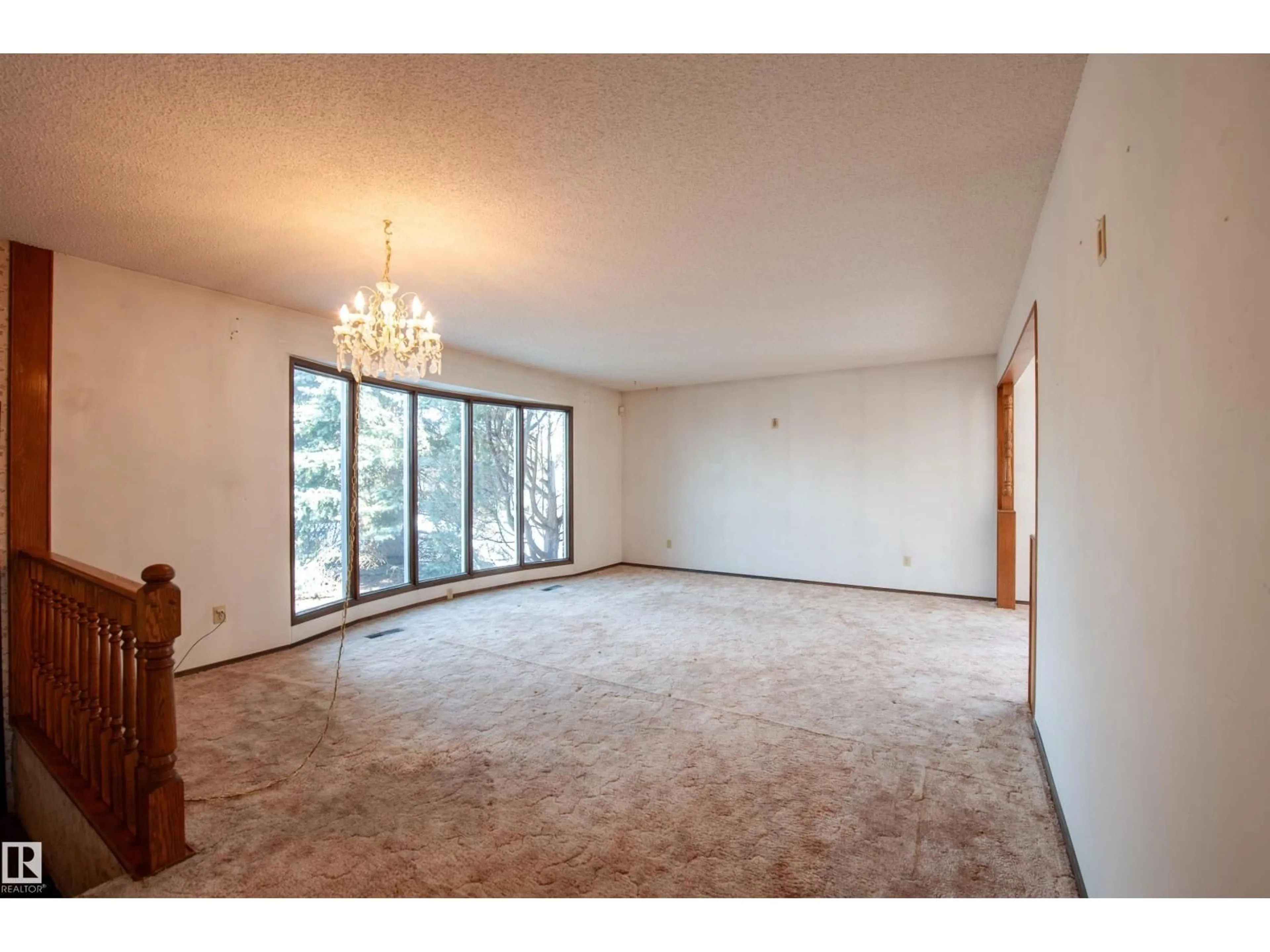 Unknown for 10619 35 AV, Edmonton Alberta T6J2V8