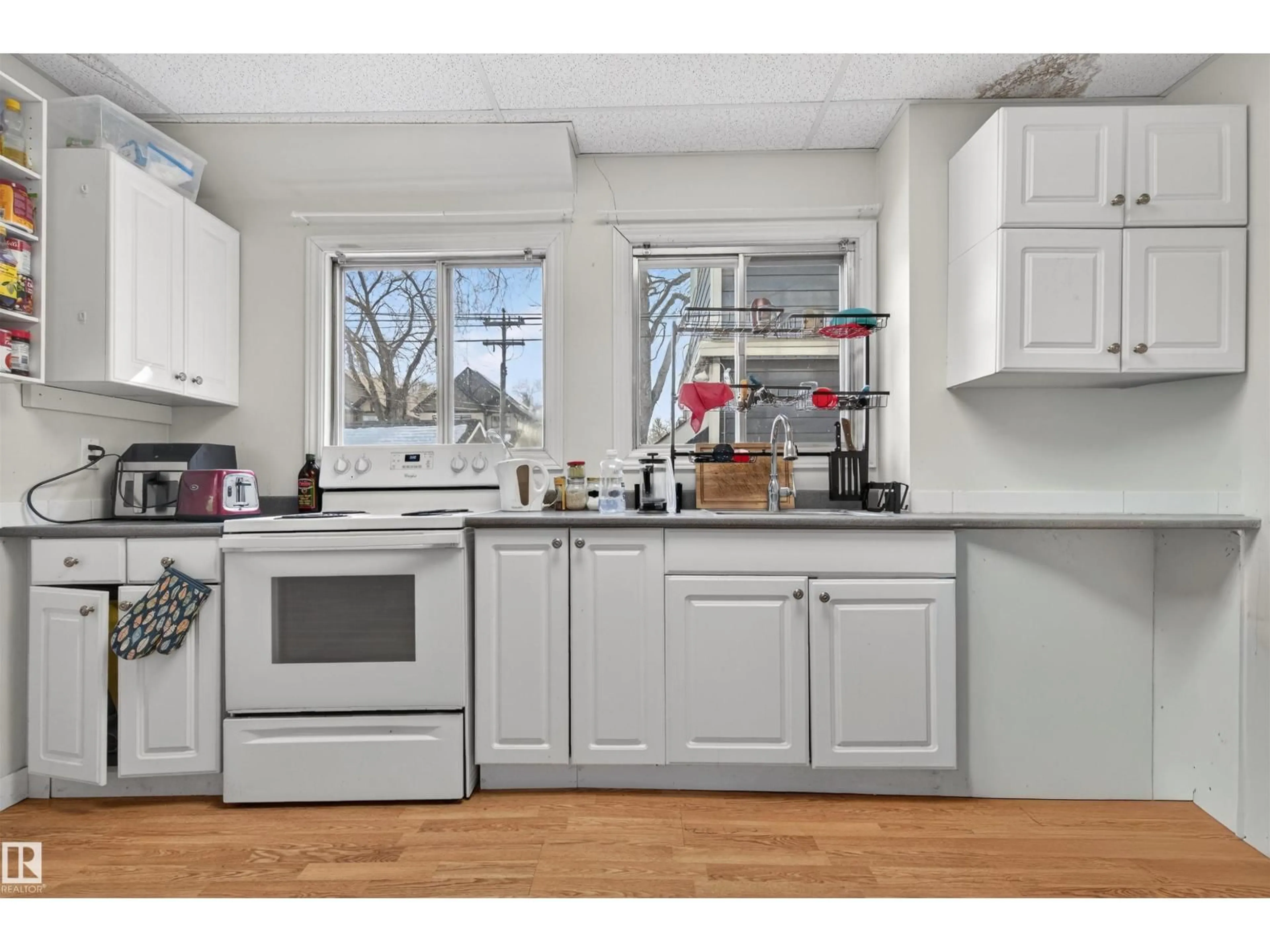 Standard kitchen, wood/laminate floor for 9205 99 ST, Edmonton Alberta T6E3W1