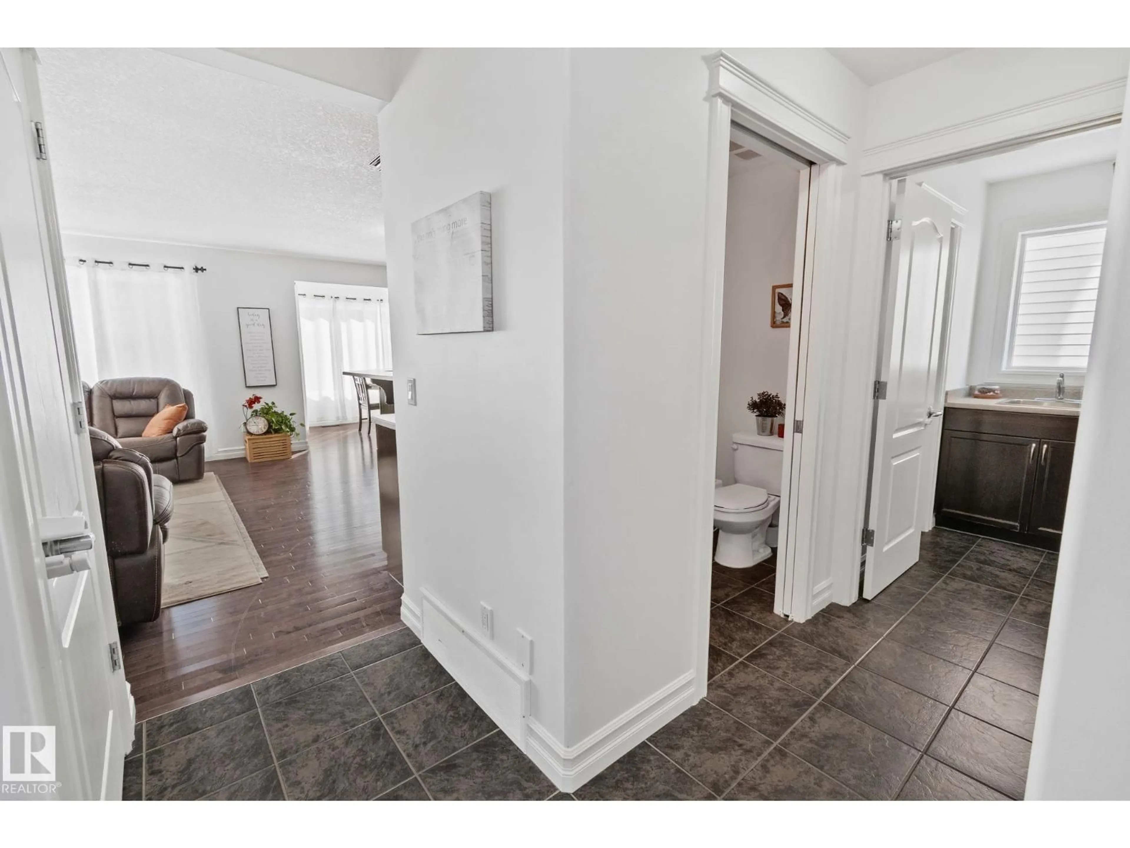 Indoor entryway for SW - 1115 61 ST, Edmonton Alberta T6X0M5