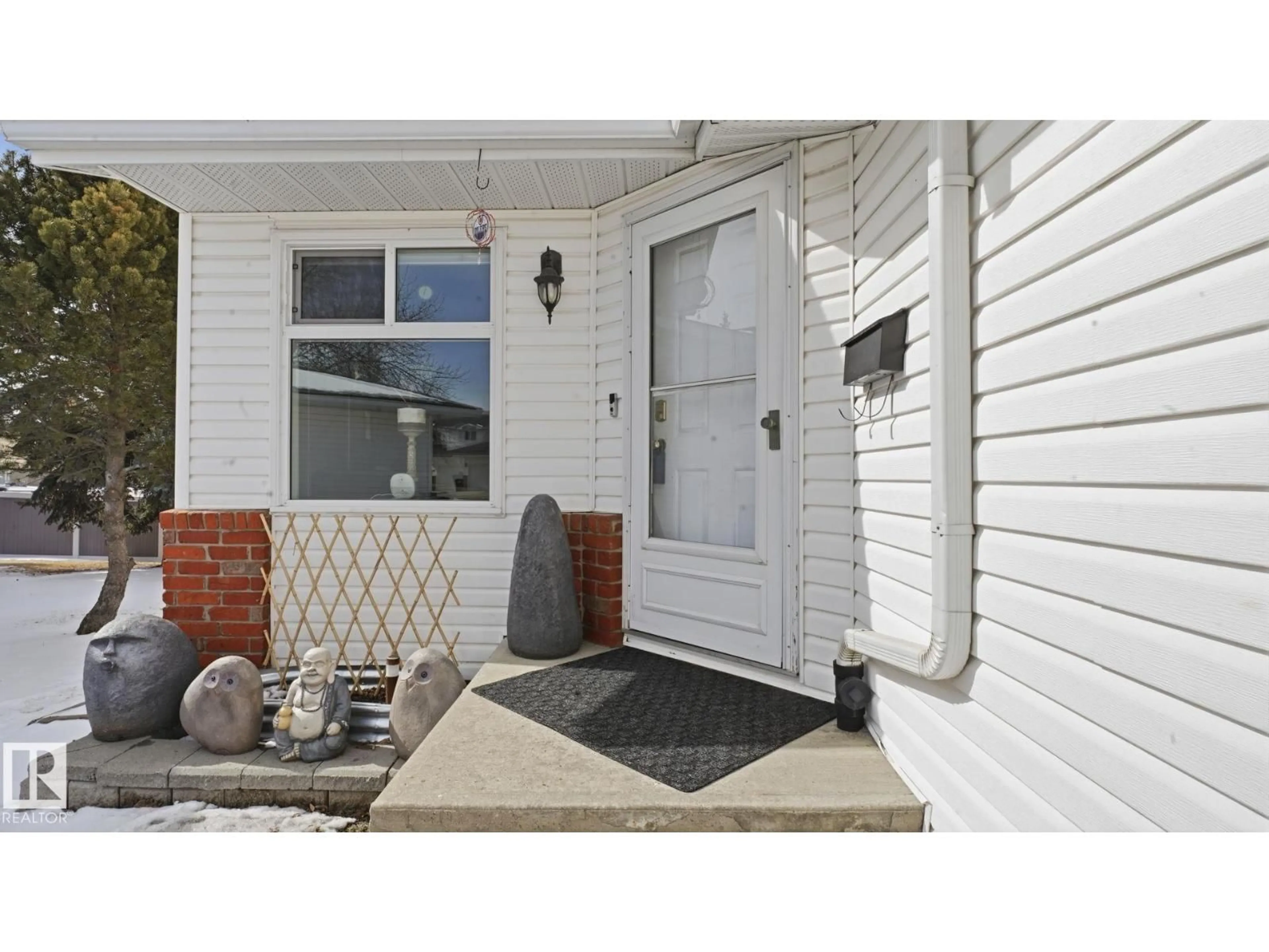 Indoor entryway for #5 - 10 RITCHIE WY, Sherwood Park Alberta T8A5R1