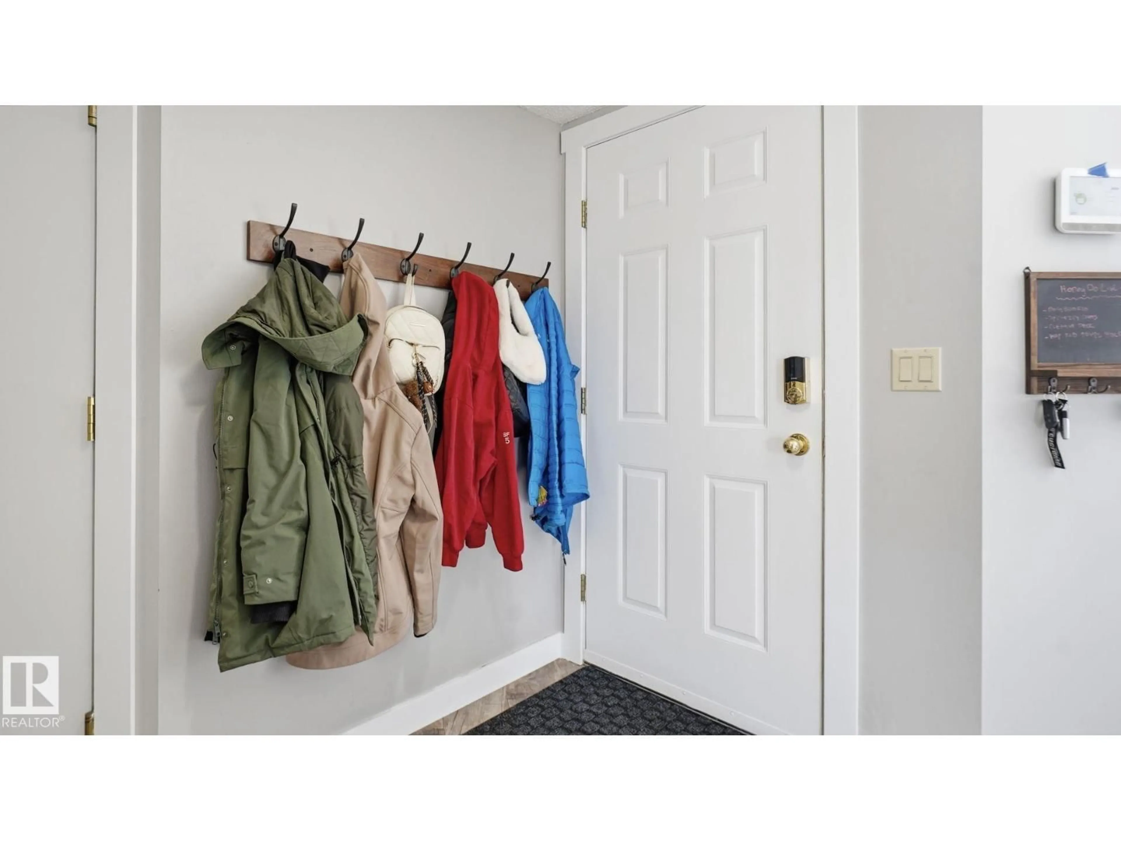 Indoor entryway for #5 - 10 RITCHIE WY, Sherwood Park Alberta T8A5R1