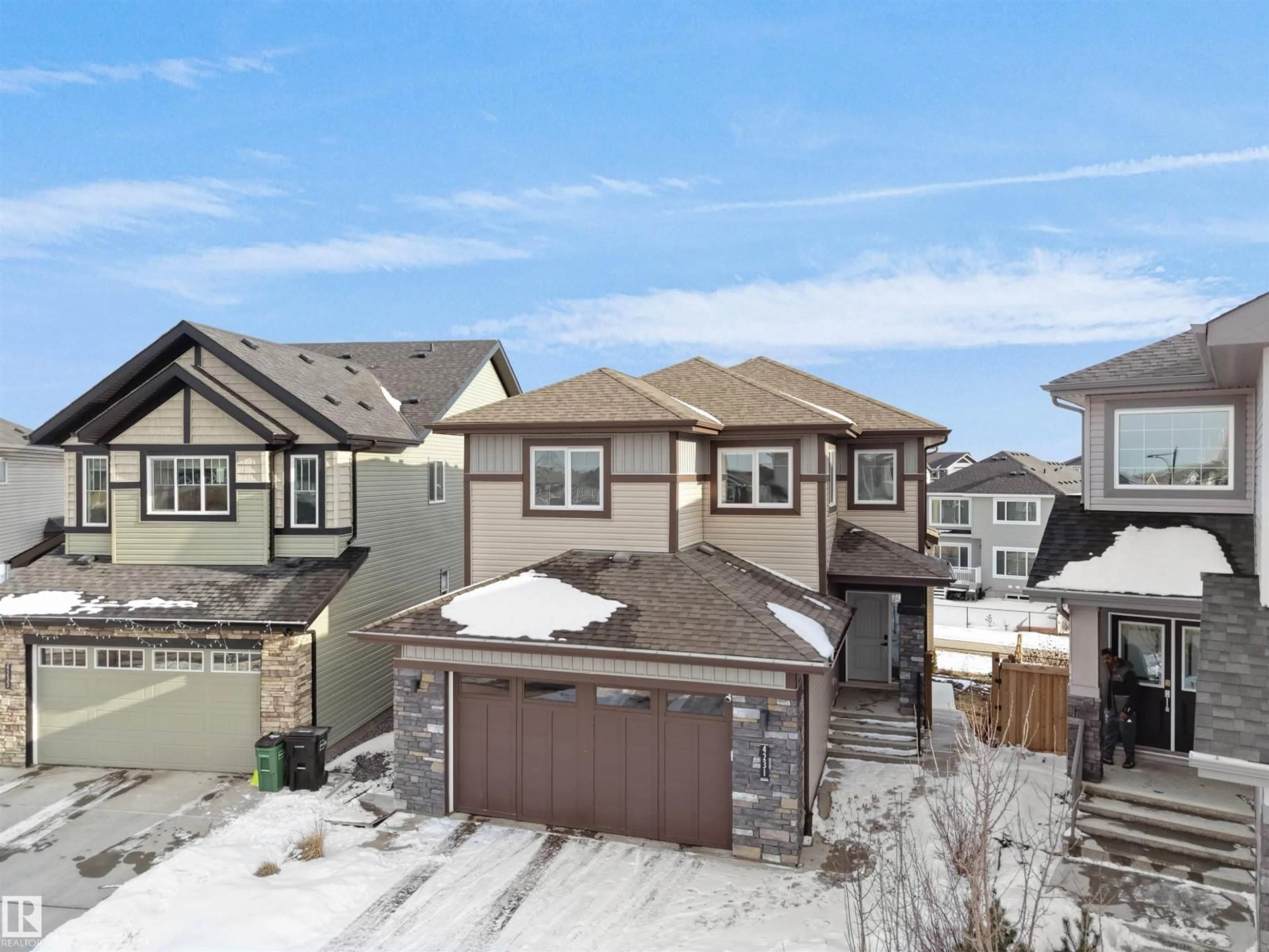 A pic from outside/outdoor area/front of a property/back of a property/a pic from drone, street for 4231 CHARLES CL, Edmonton Alberta T6W0Z5