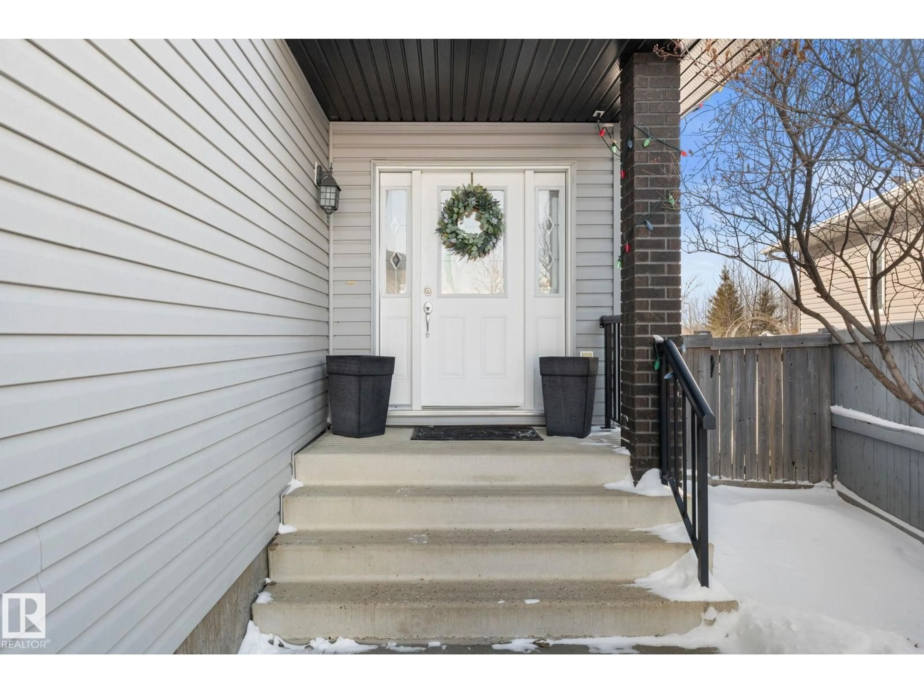 Indoor entryway for 112 LAKELAND PT, Beaumont Alberta T4X0B4