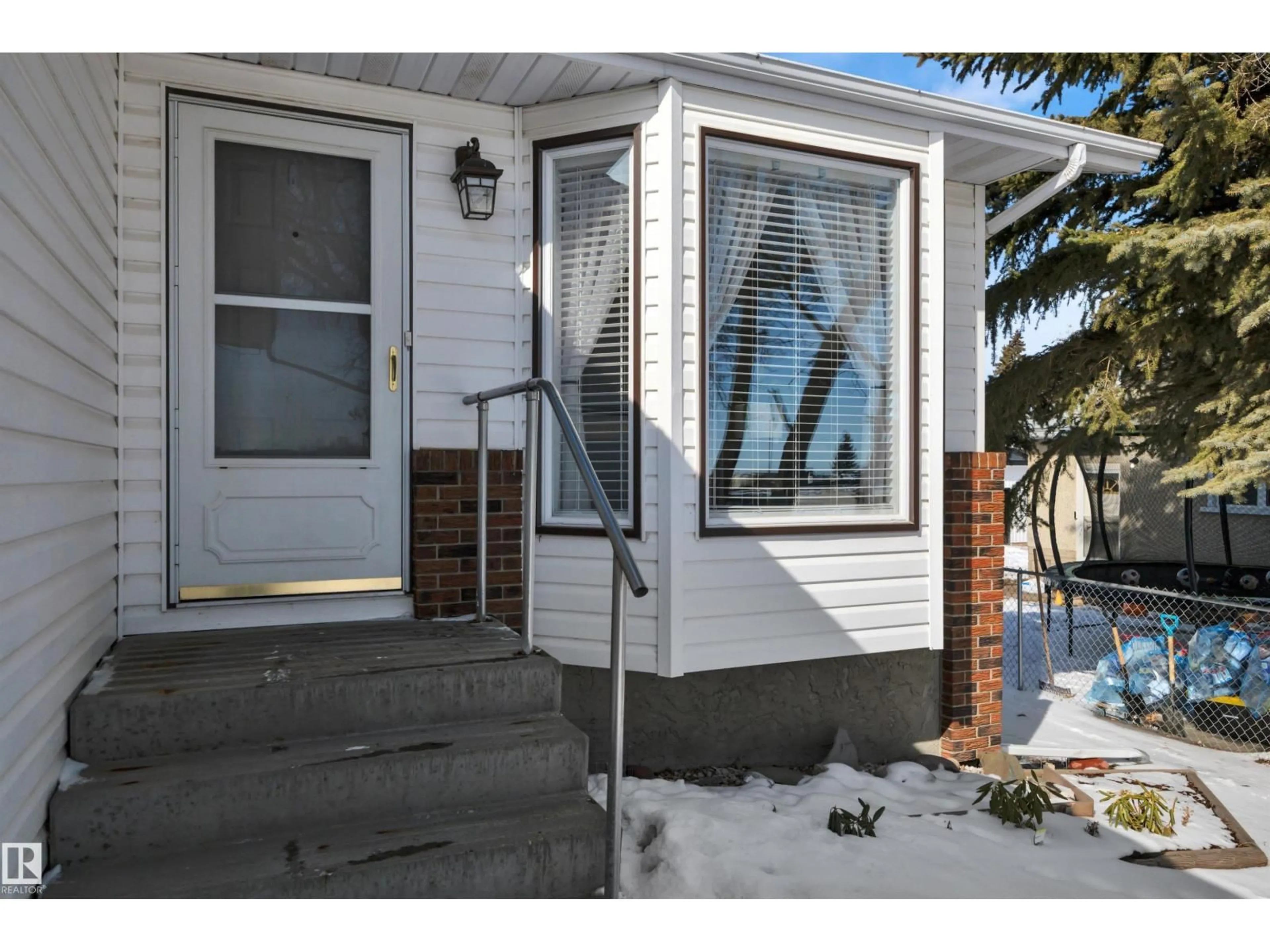 Home with vinyl exterior material, street for 4706 49 ST, Calmar Alberta T0C0V0