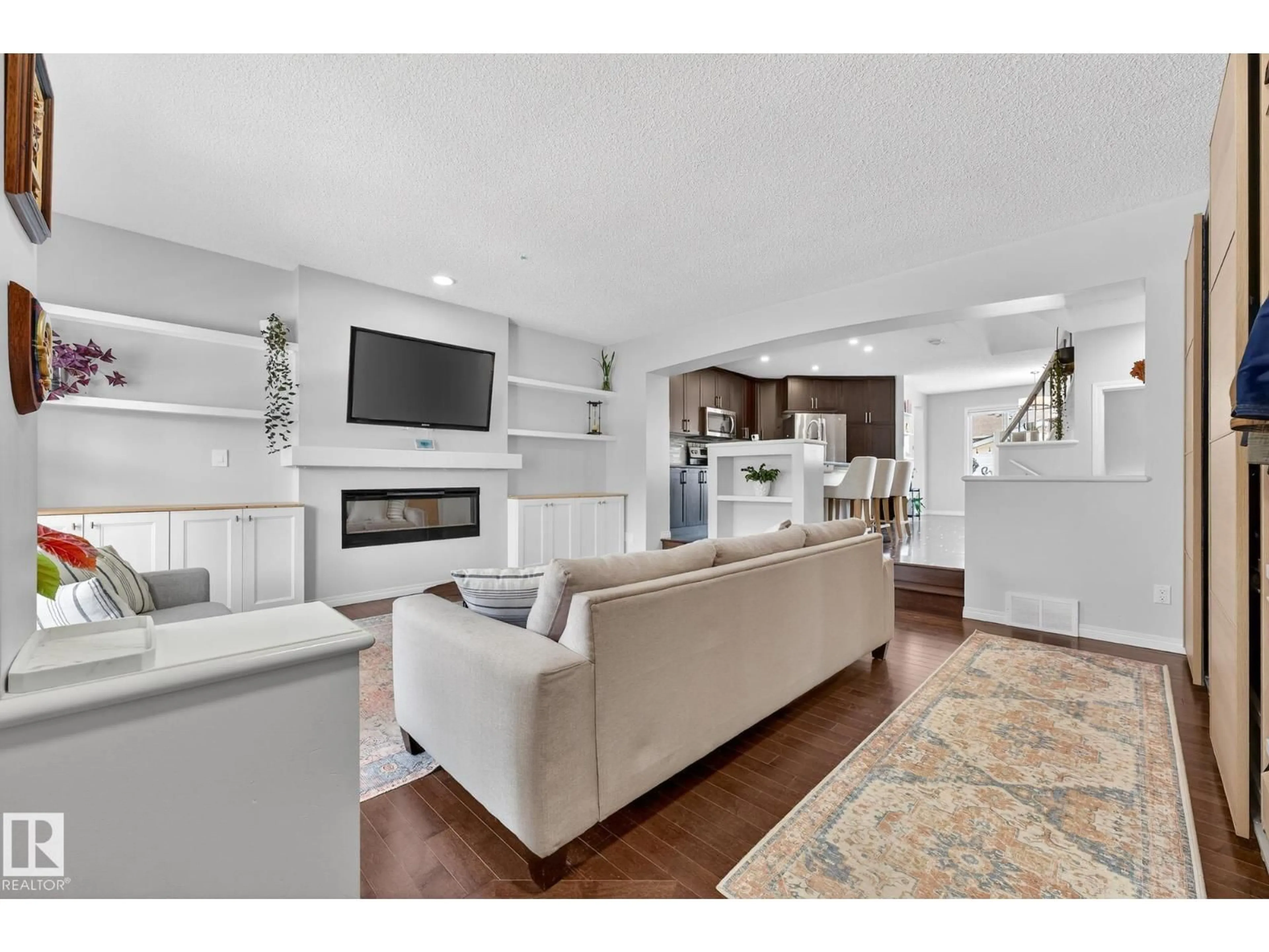 Unknown for 1015 EAST BEND NW, Edmonton Alberta T6M0V4