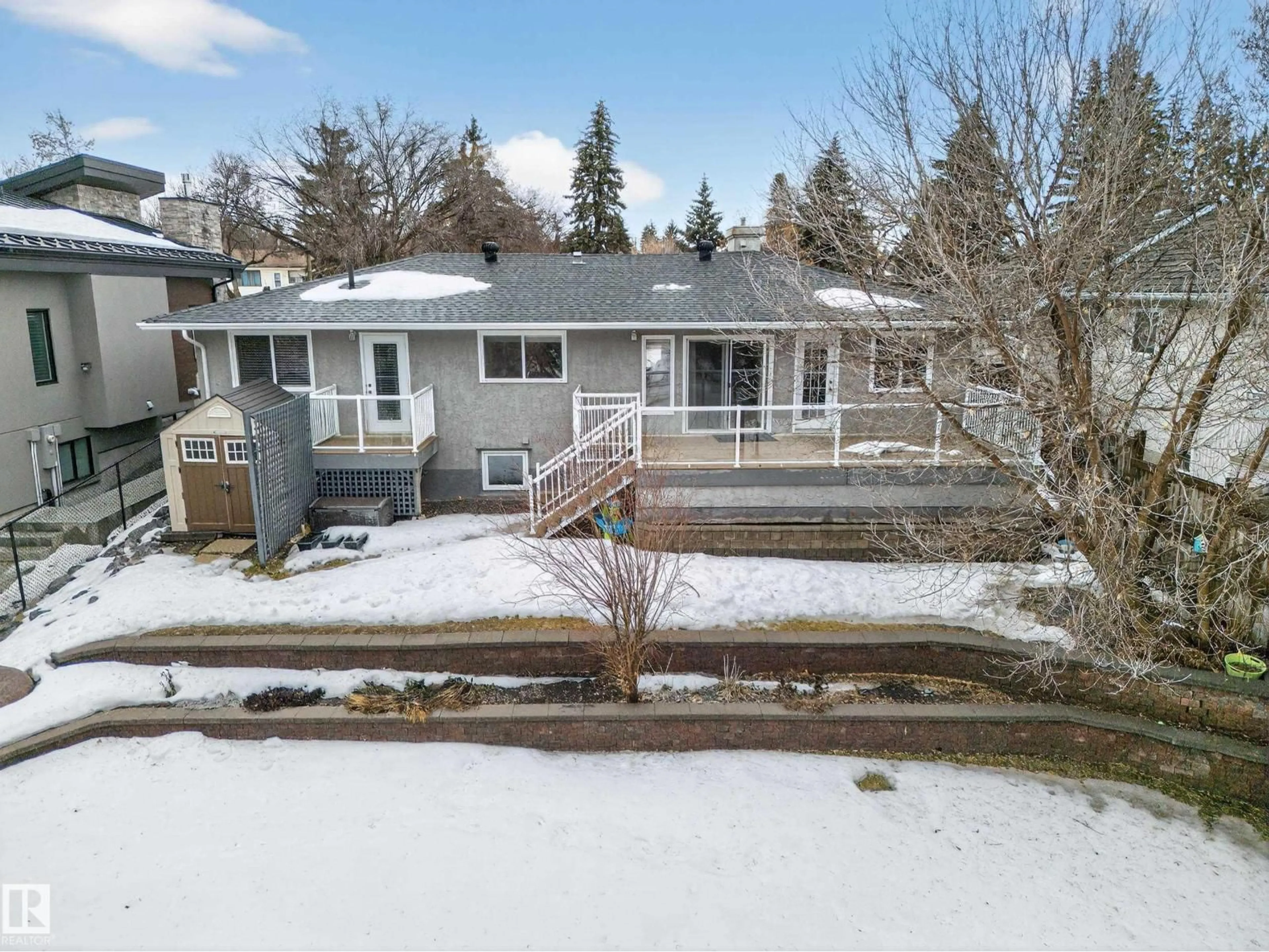 A pic from outside/outdoor area/front of a property/back of a property/a pic from drone, street for 82 MISSION AV, St. Albert Alberta T8N1H5