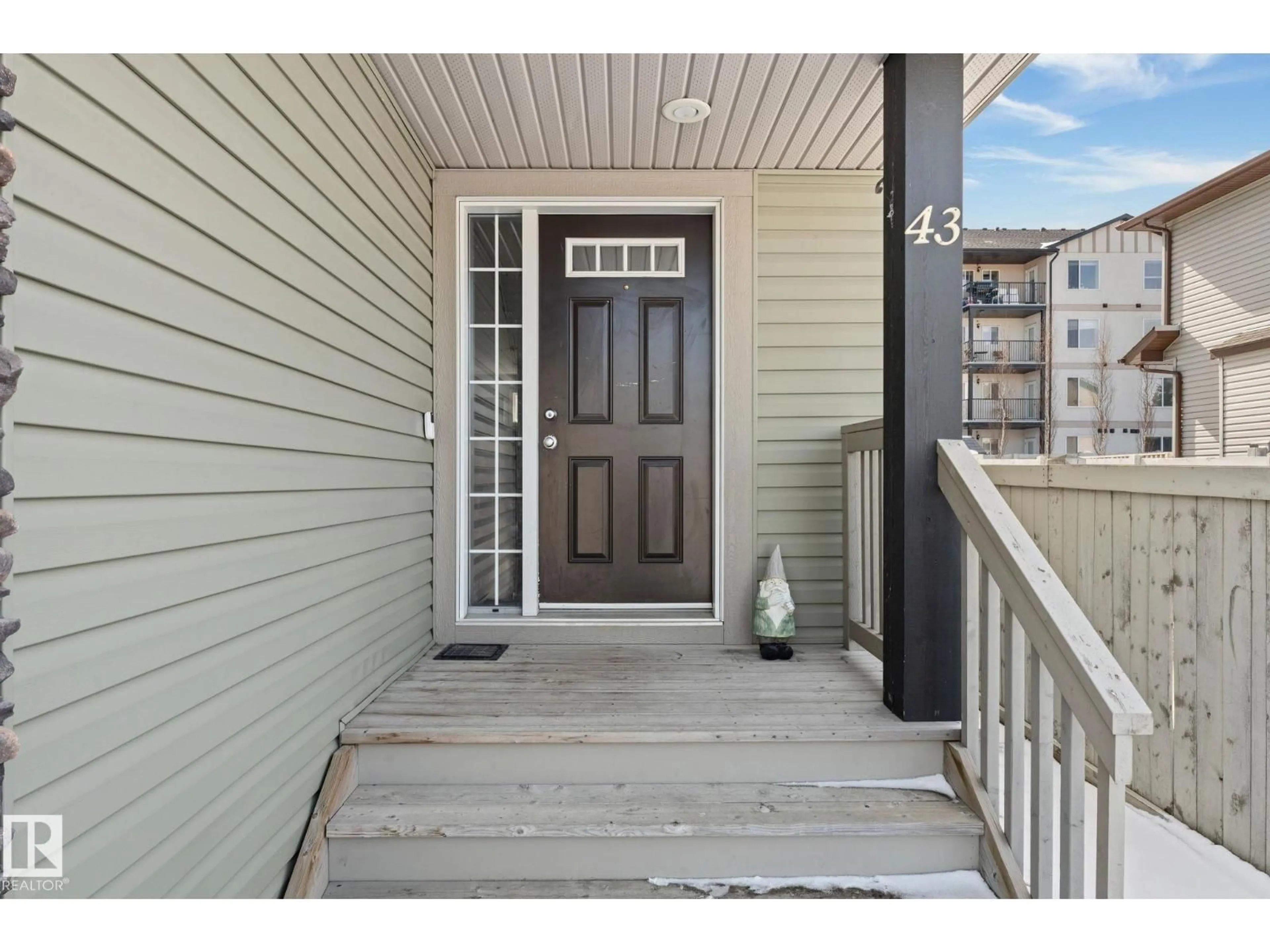 Indoor entryway for 43 MEADOWVIEW CO, Spruce Grove Alberta T7X0N2