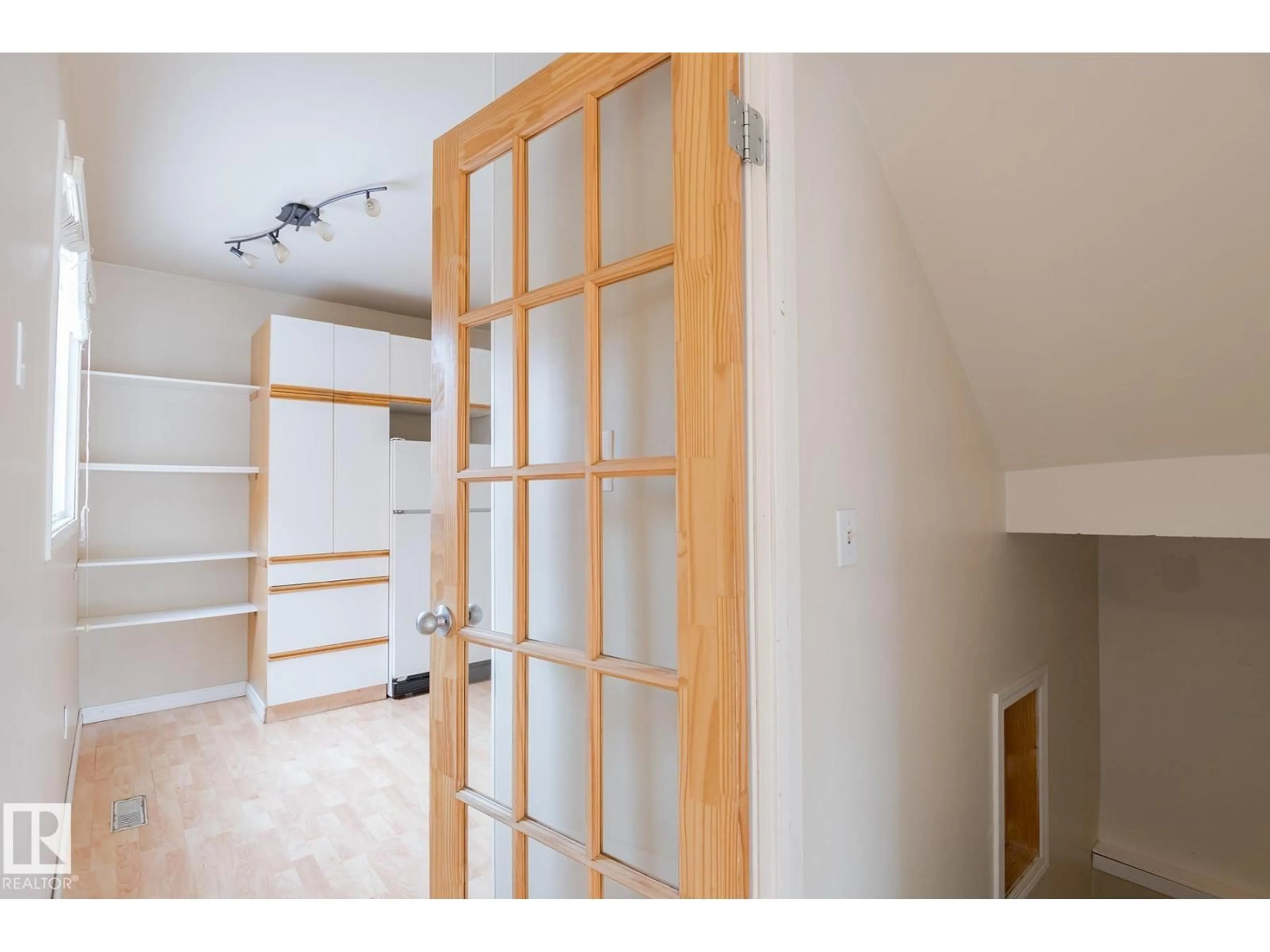Storage room or clothes room or walk-in closet for 6096 MILL WOODS RD S, Edmonton Alberta T6L1N5