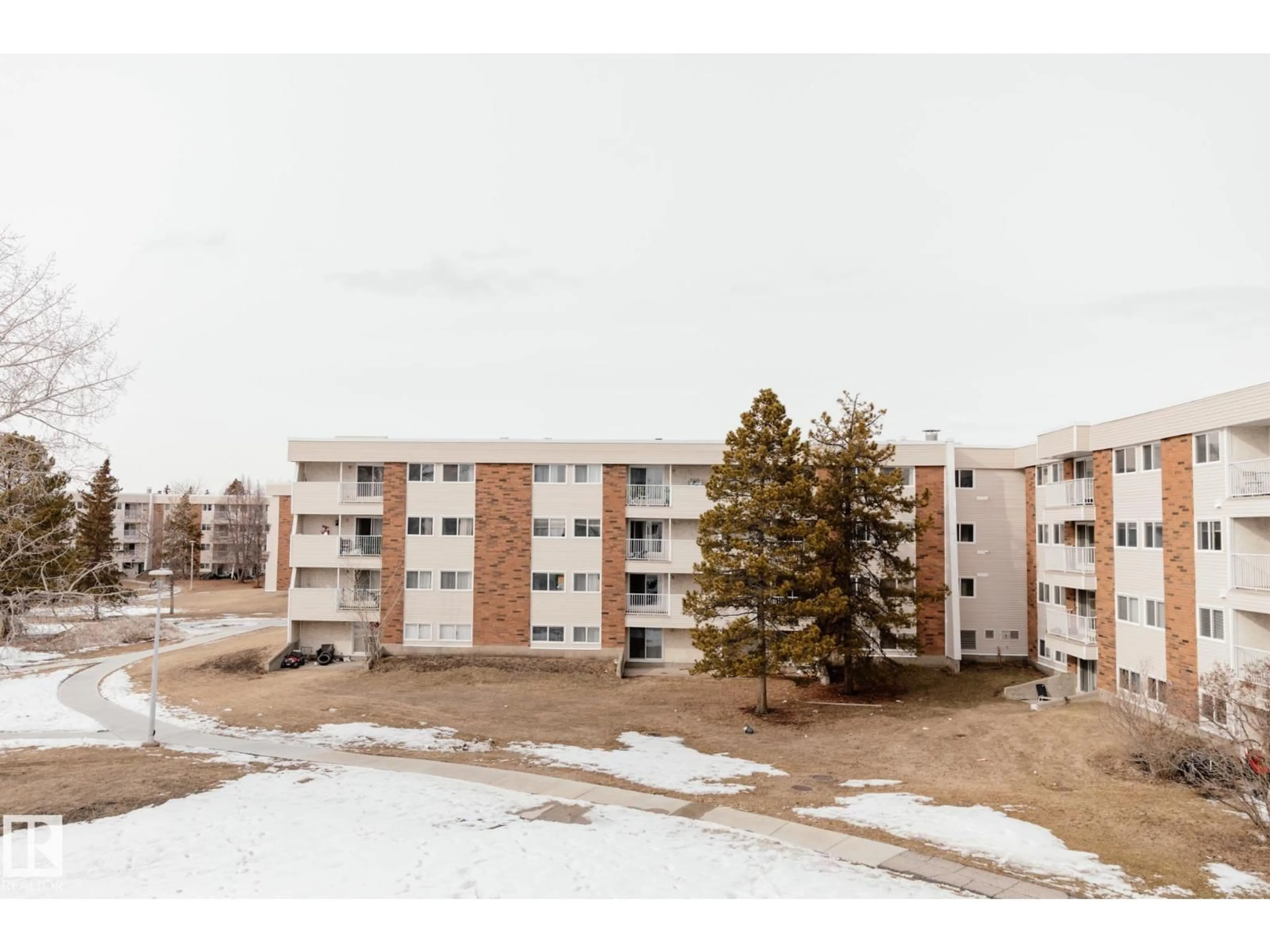 A pic from outside/outdoor area/front of a property/back of a property/a pic from drone, unknown for 42 - 11245 31 AV, Edmonton Alberta T6J3V5