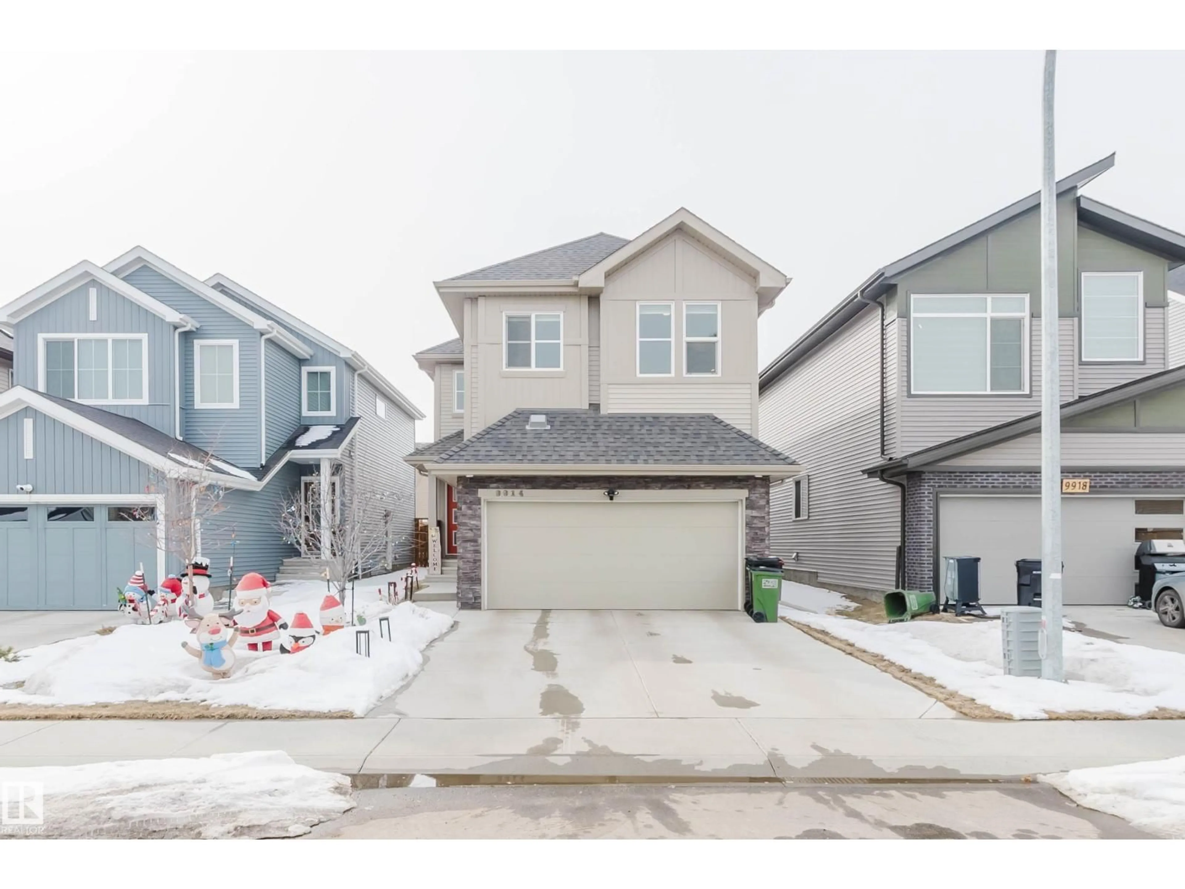 A pic from outside/outdoor area/front of a property/back of a property/a pic from drone, street for NW - 9914 225A ST, Edmonton Alberta T5T7R7