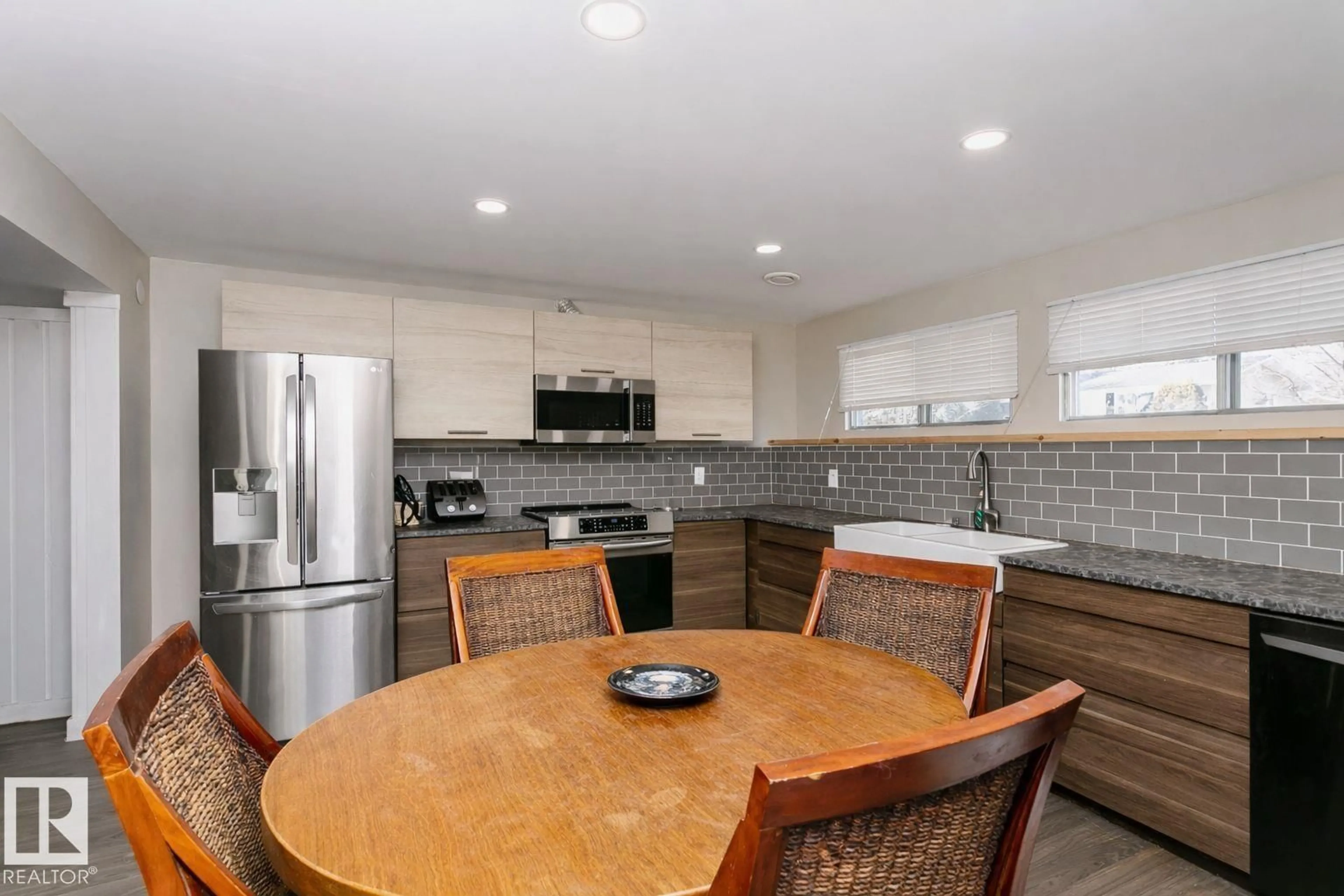 Open concept kitchen, unknown for 31 SANDPIPER DR, Sherwood Park Alberta T8A0B7