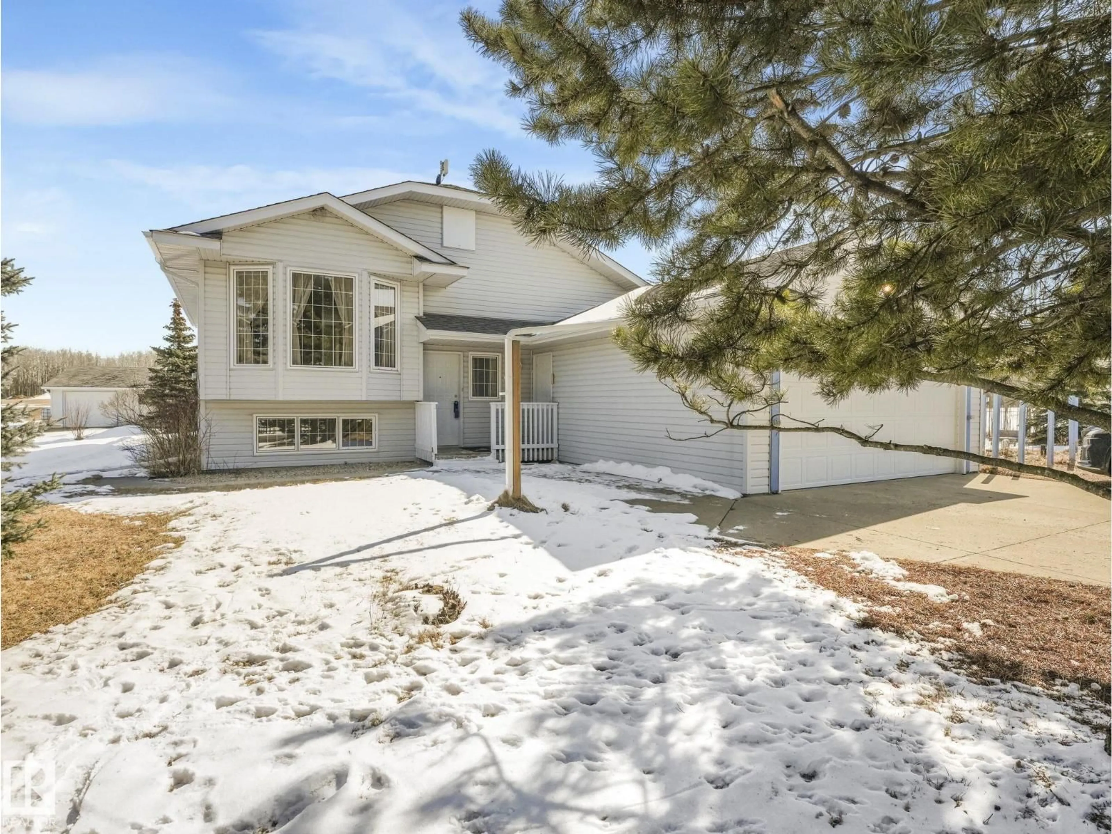 Home with vinyl exterior material, street for 337 RGE ROAD 225, Rural Strathcona County Alberta T8C1H3