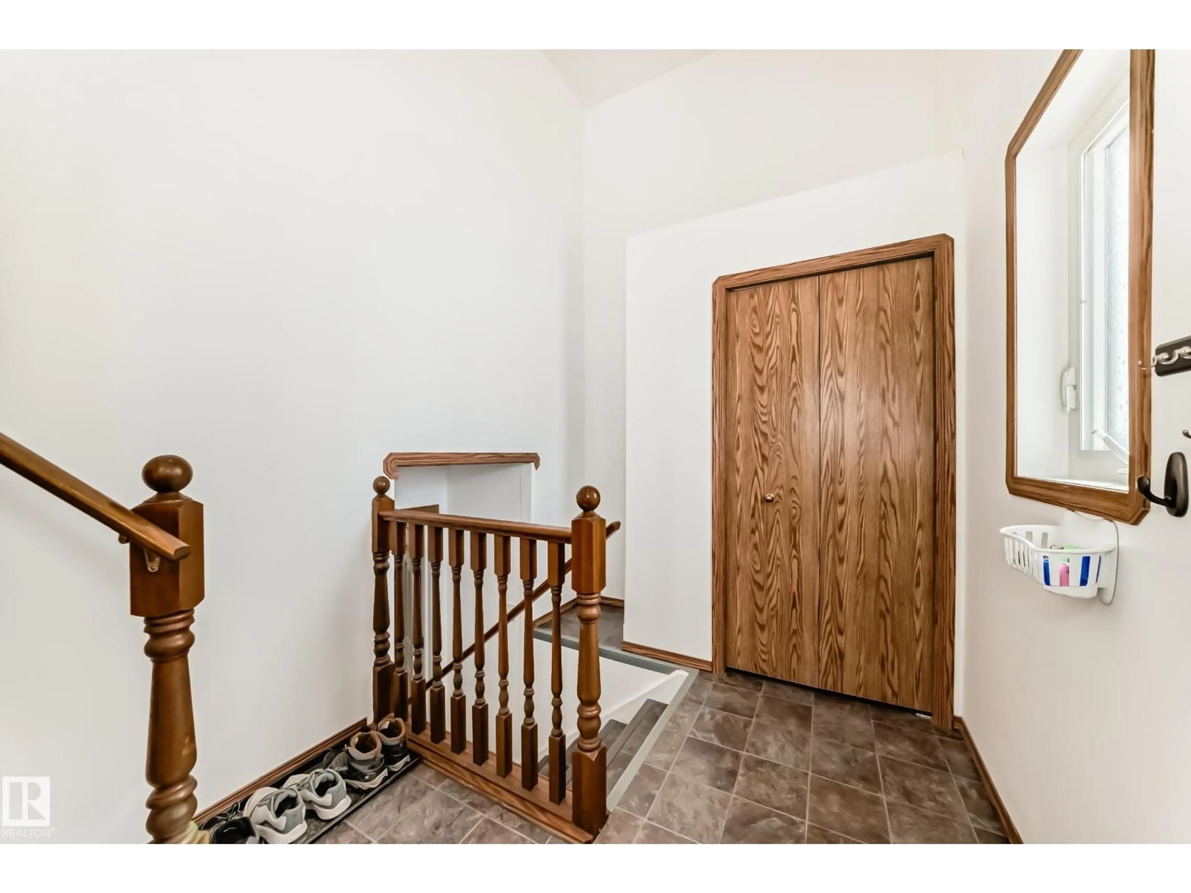 Indoor entryway for 5024 54 AV, Ryley Alberta T0B4A0