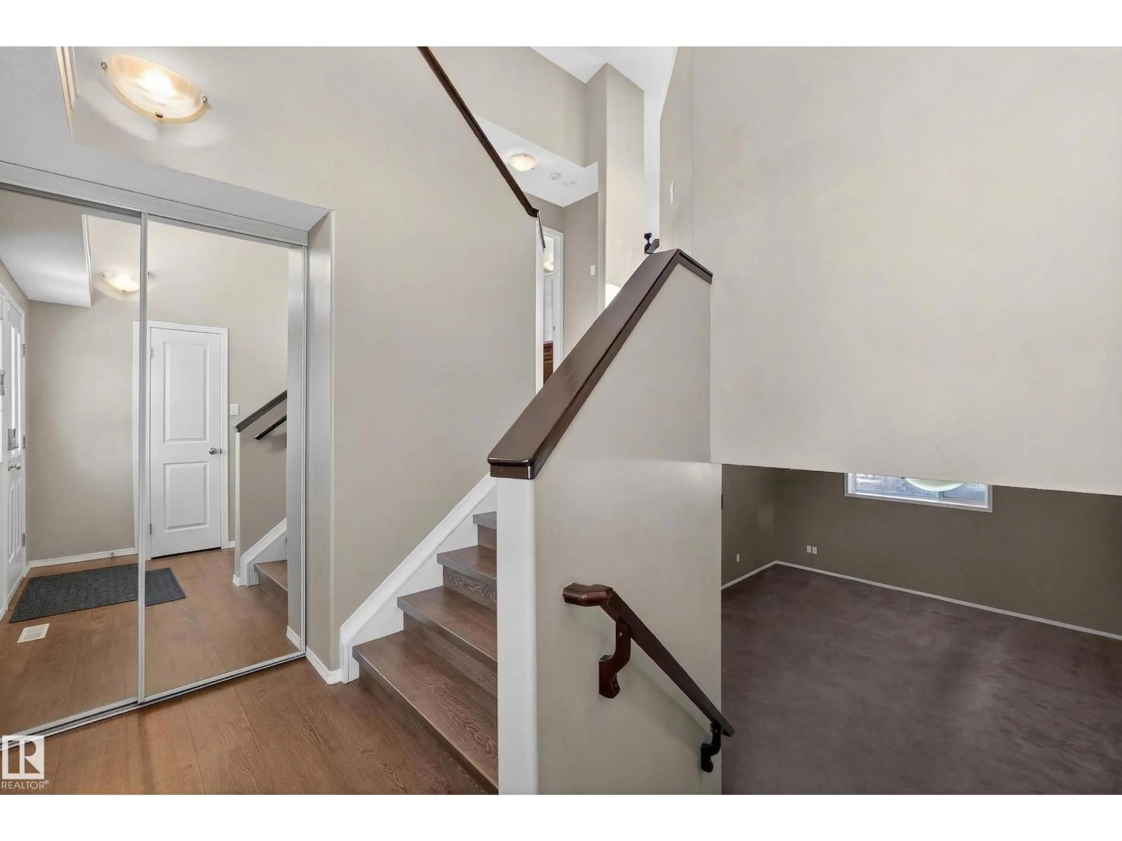 Unknown for 3779 18 ST, Edmonton Alberta T6T1S5