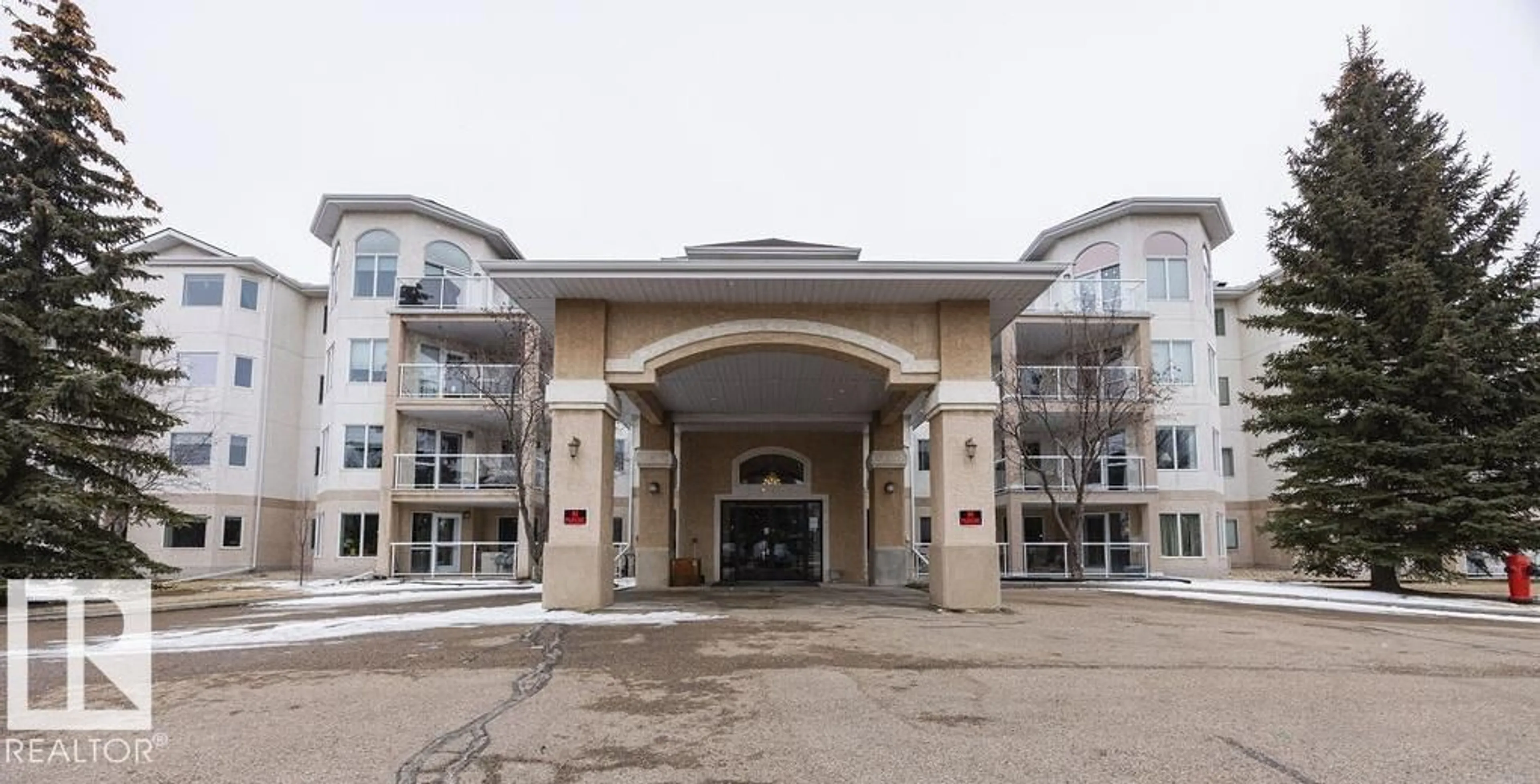 Indoor foyer for 69 - 302 CRYSTAL LN, Sherwood Park Alberta T8H2E9