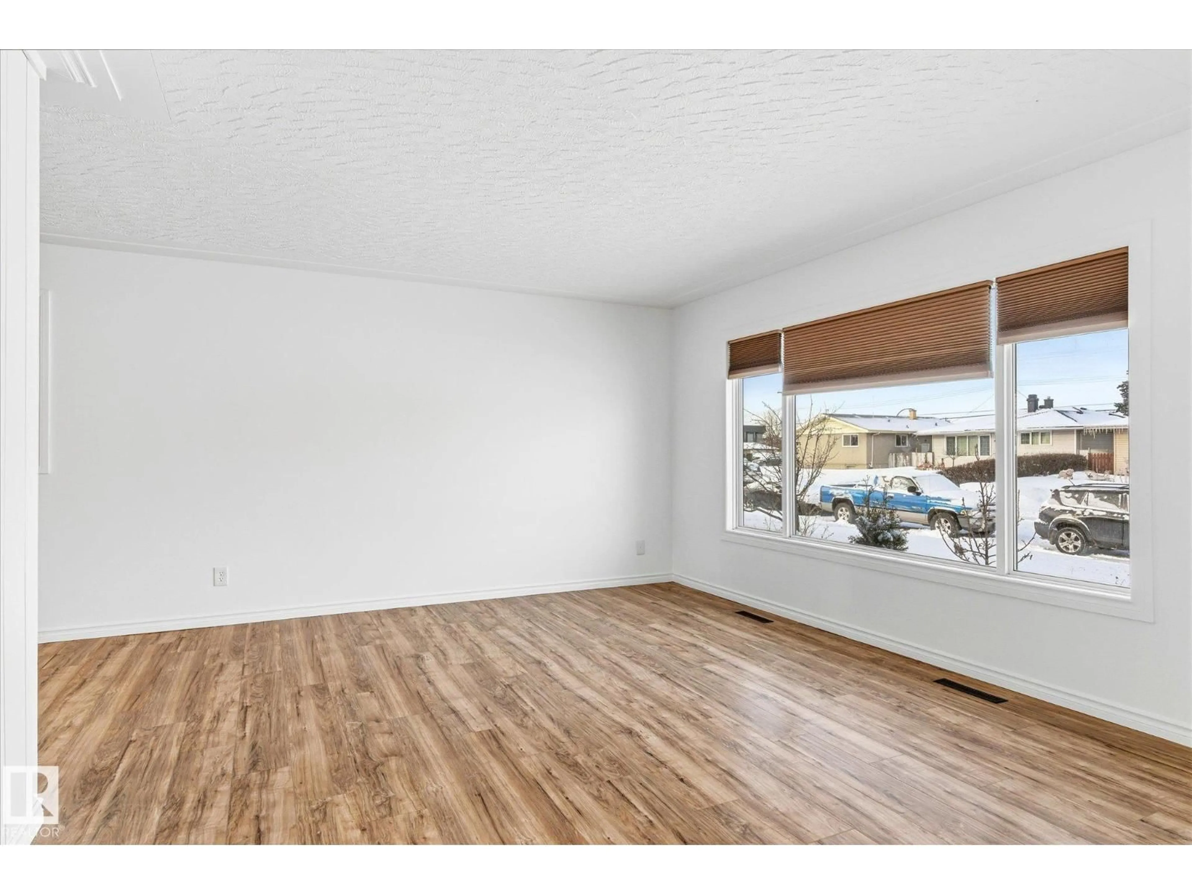 A pic of a room for NW - 12823 81 ST, Edmonton Alberta T5C1N1