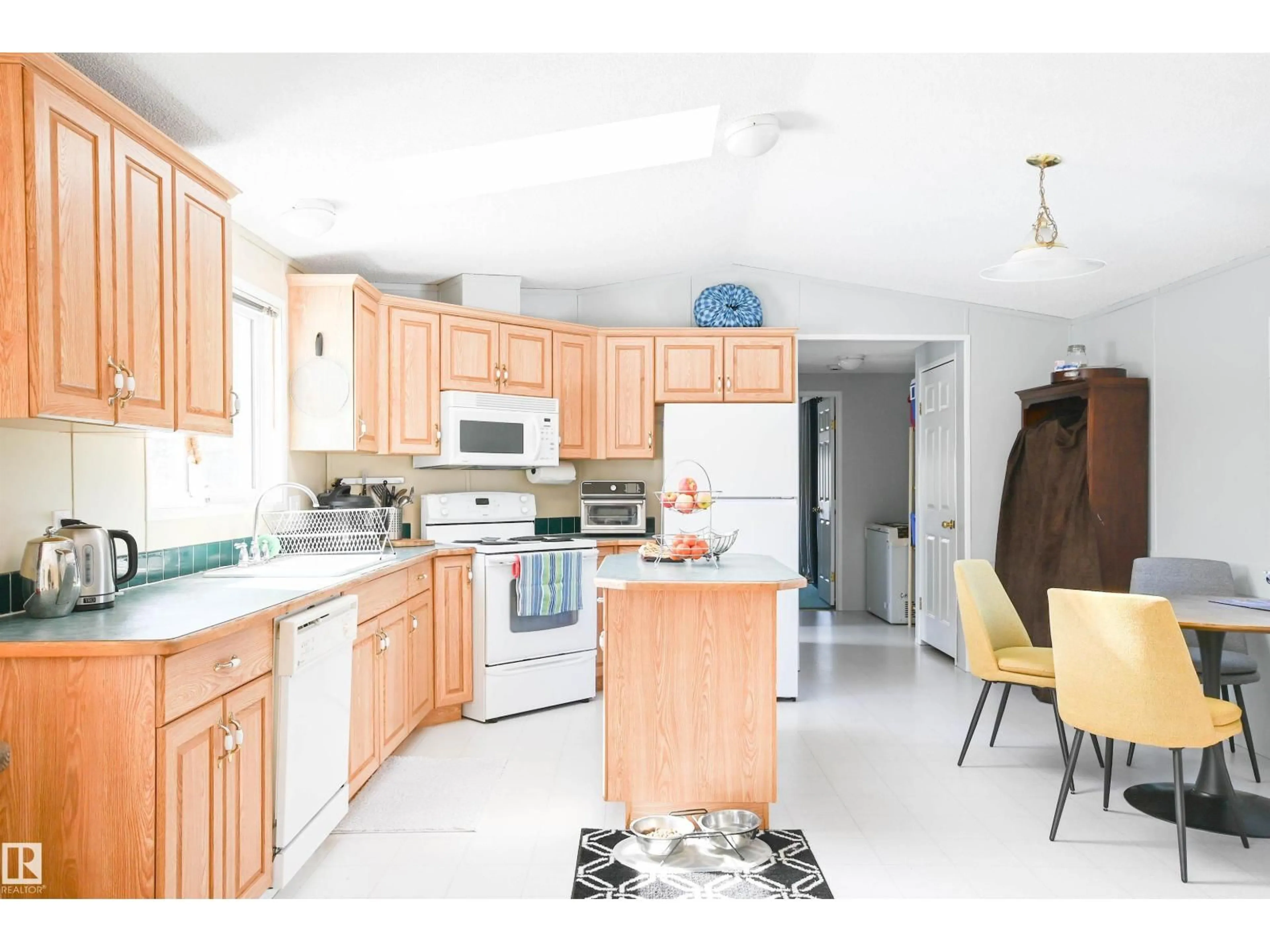 Open concept kitchen, ceramic/tile floor for 23429 TWP ROAD 584, Rural Westlock County Alberta T0G1L0