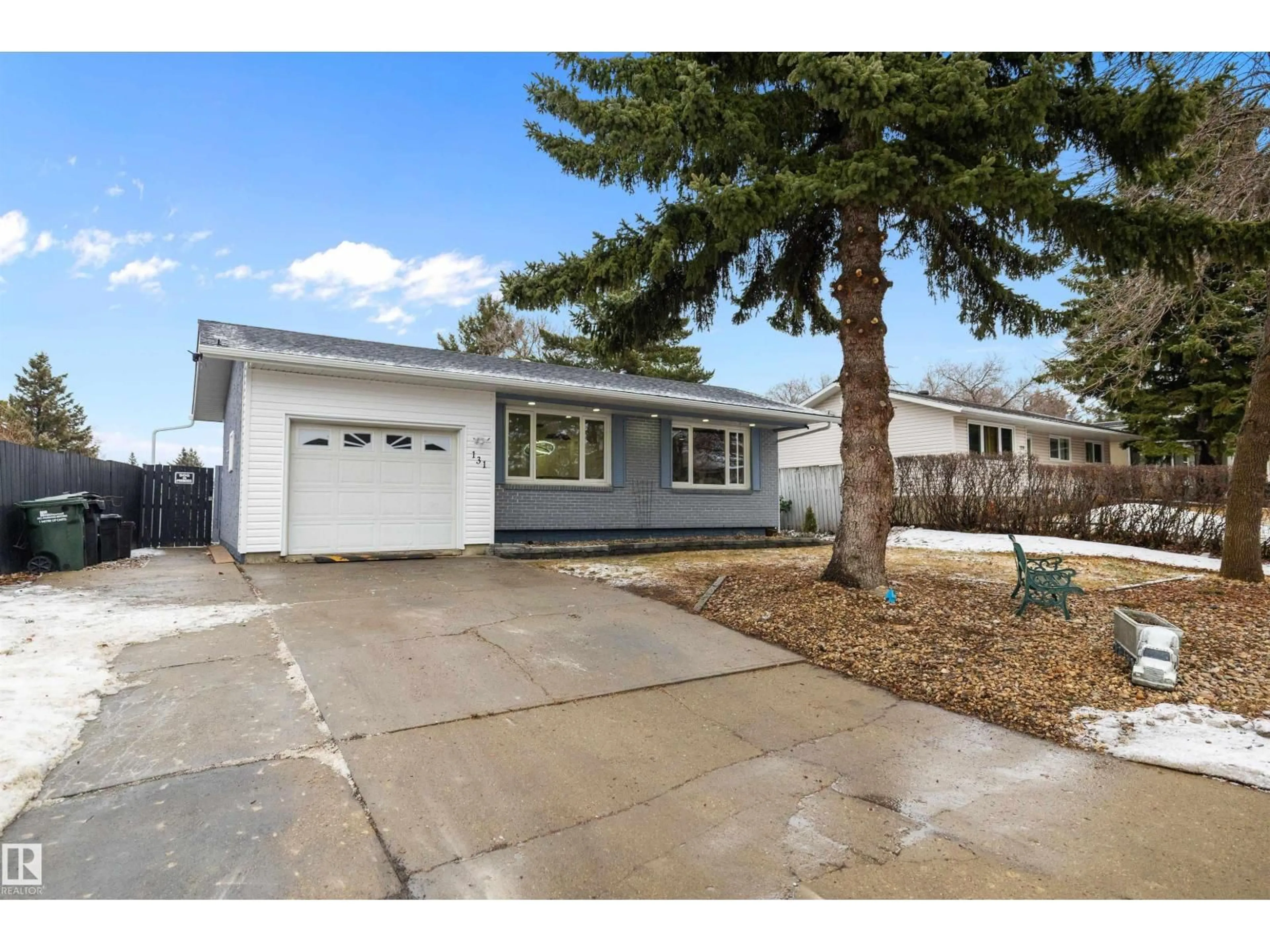 Home with vinyl exterior material, street for 131 GARLAND CR, Sherwood Park Alberta T8A2R1