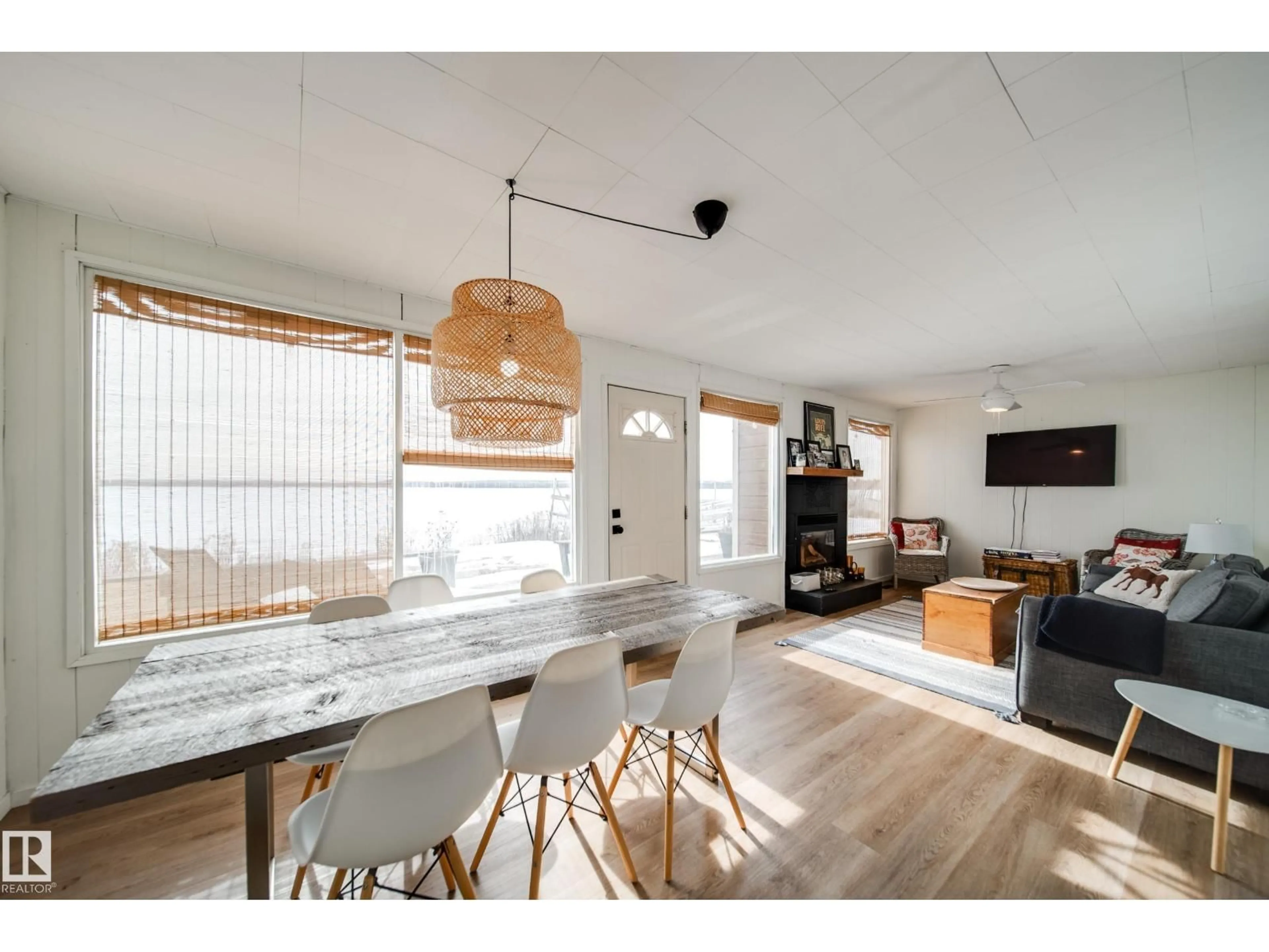 Open concept kitchen, wood/laminate floor for 595 1 AV N, Rural Parkland County Alberta T0E2B0