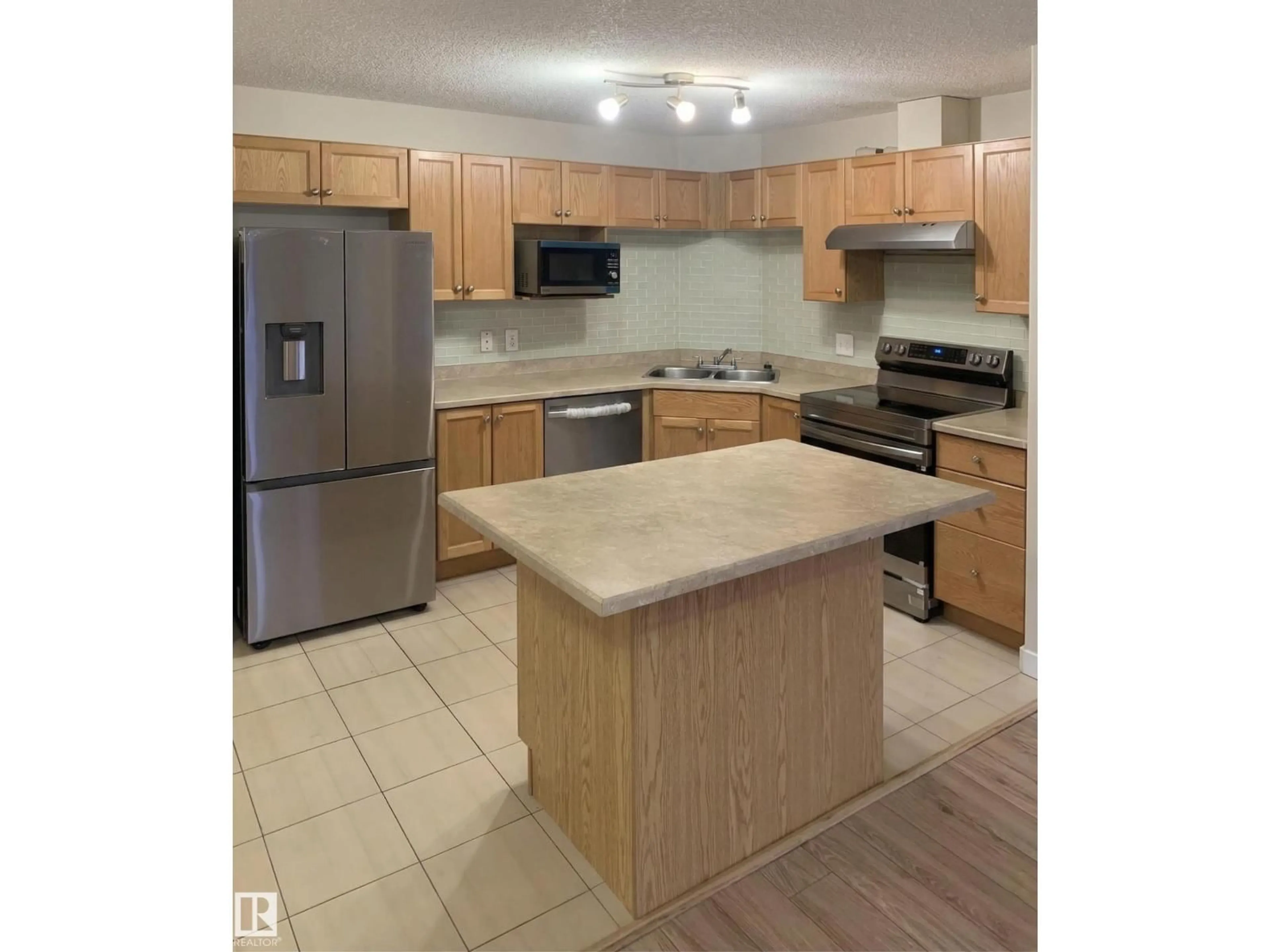 Standard kitchen, unknown for 7331 - 6211 SOUTH TERWILLEGAR DR, Edmonton Alberta T6R0L9