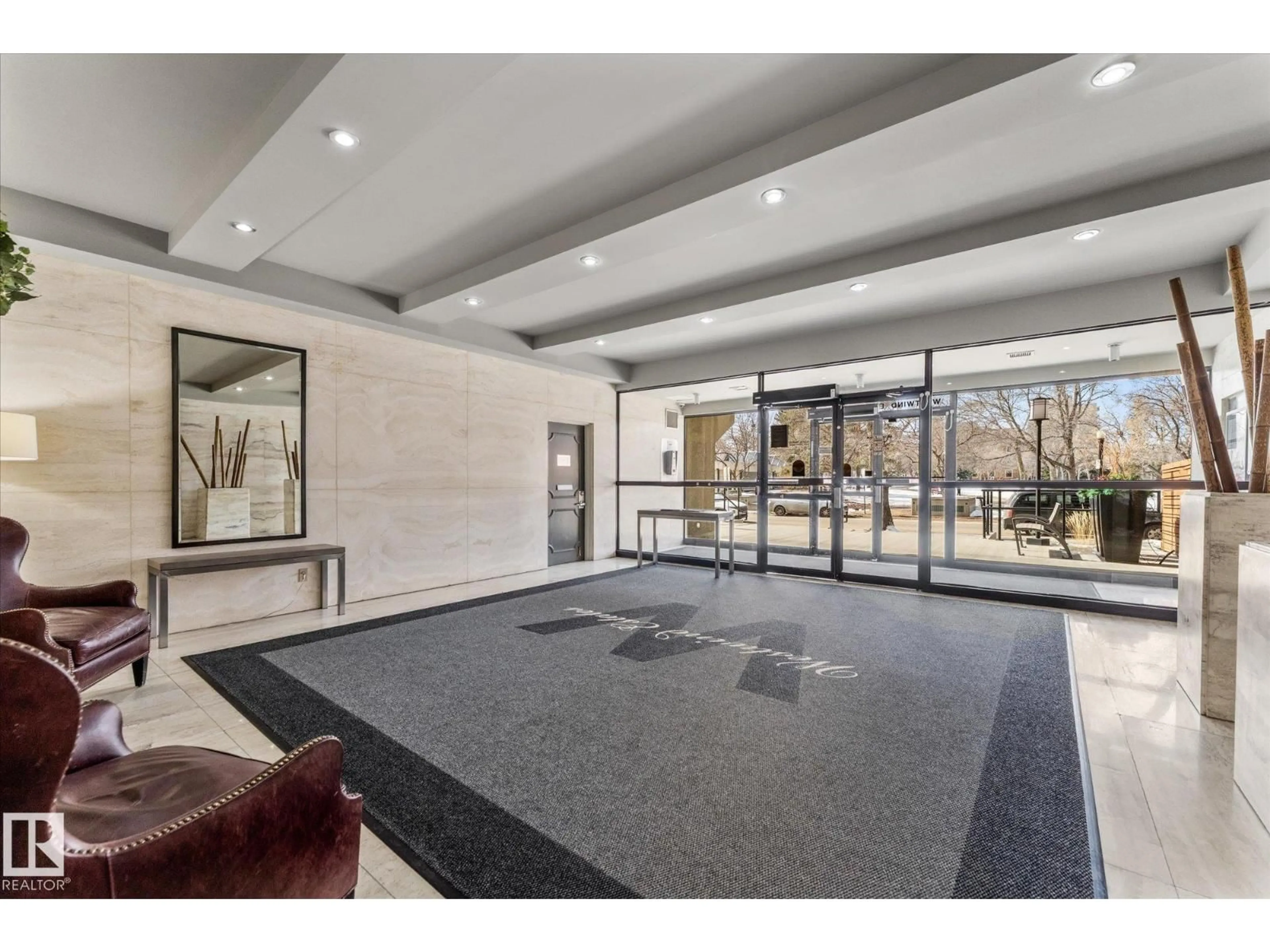 Indoor foyer for 1105 - 9809 110 ST NW, Edmonton Alberta T5K2J9