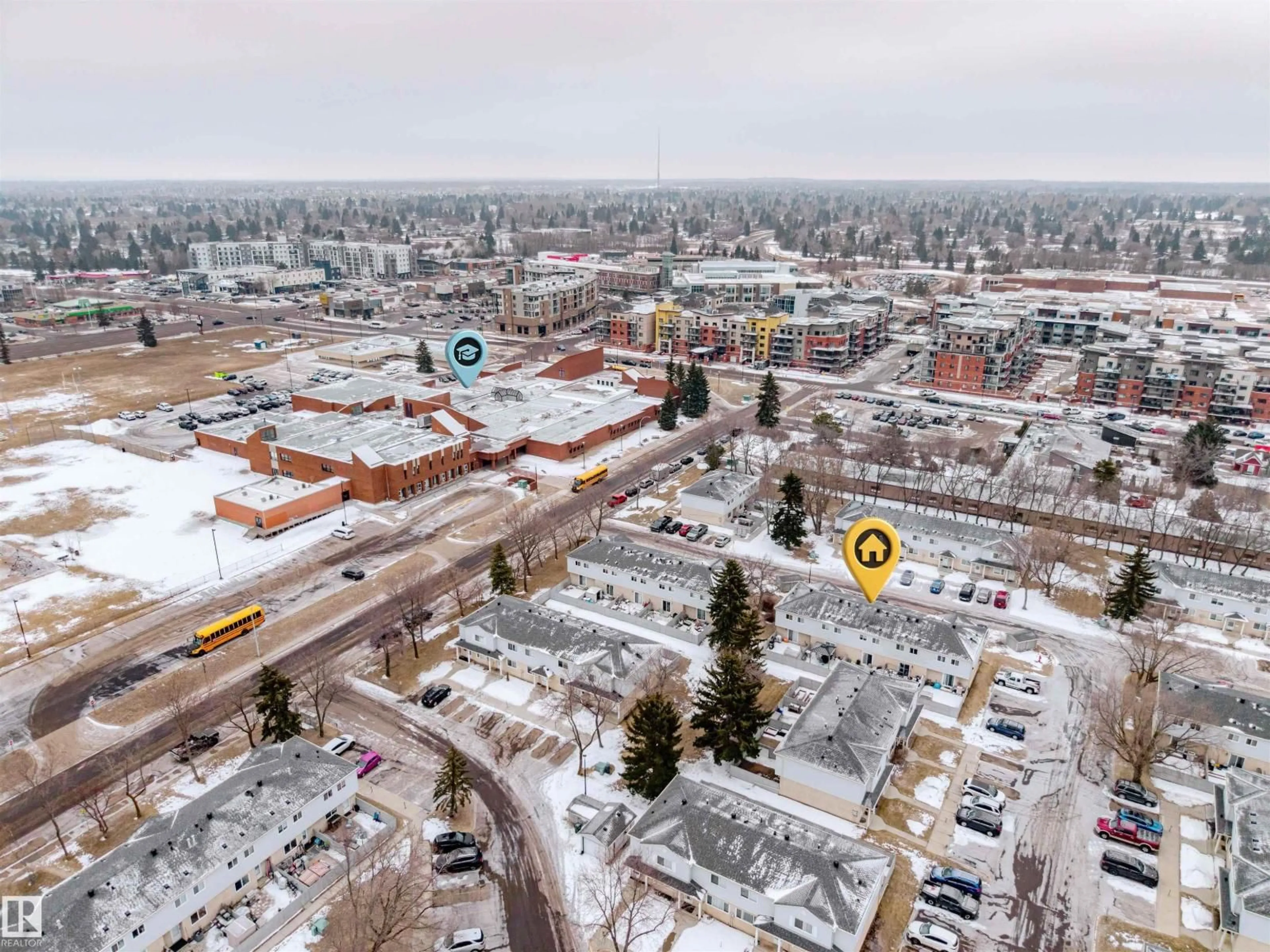 A pic from outside/outdoor area/front of a property/back of a property/a pic from drone, street for 2030 - 63 BRENTWOOD BLVD, Sherwood Park Alberta T8A1S7
