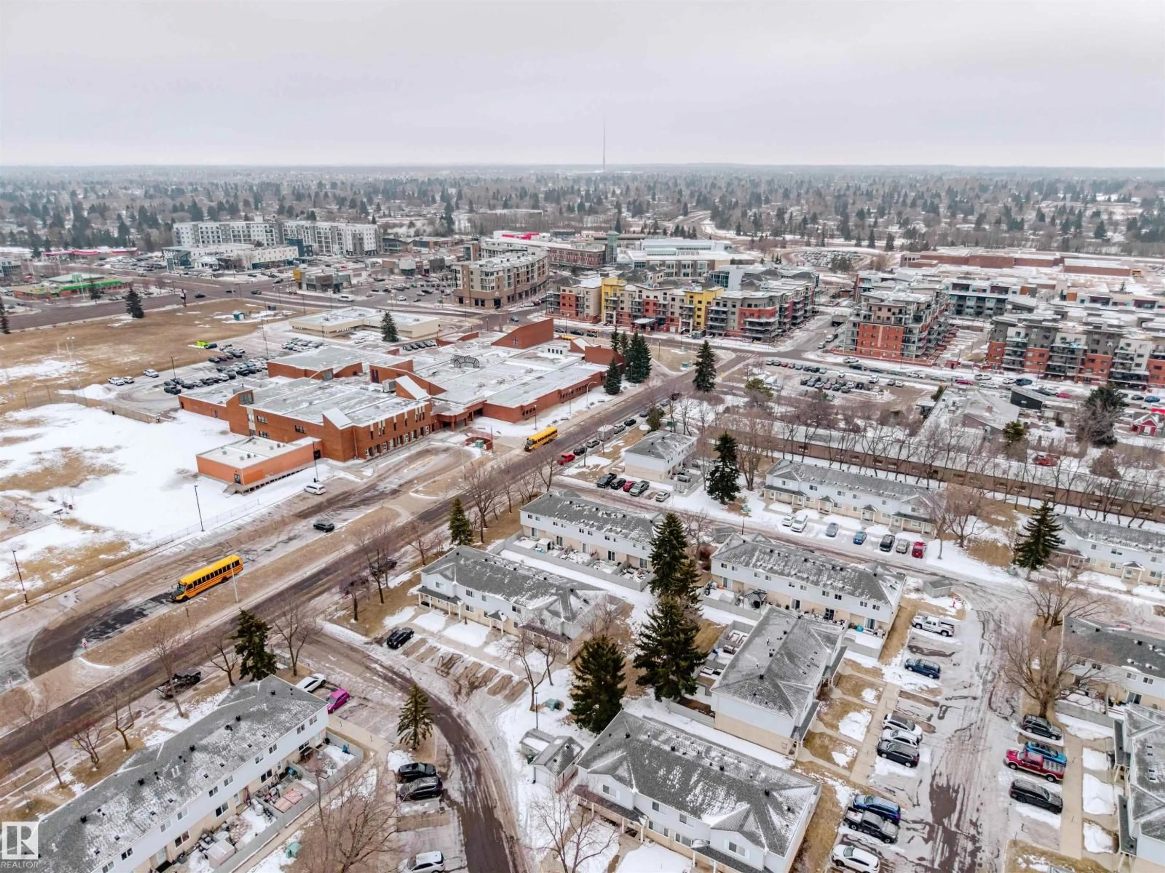 A pic from outside/outdoor area/front of a property/back of a property/a pic from drone, street for 2030 - 63 BRENTWOOD BLVD, Sherwood Park Alberta T8A1S7