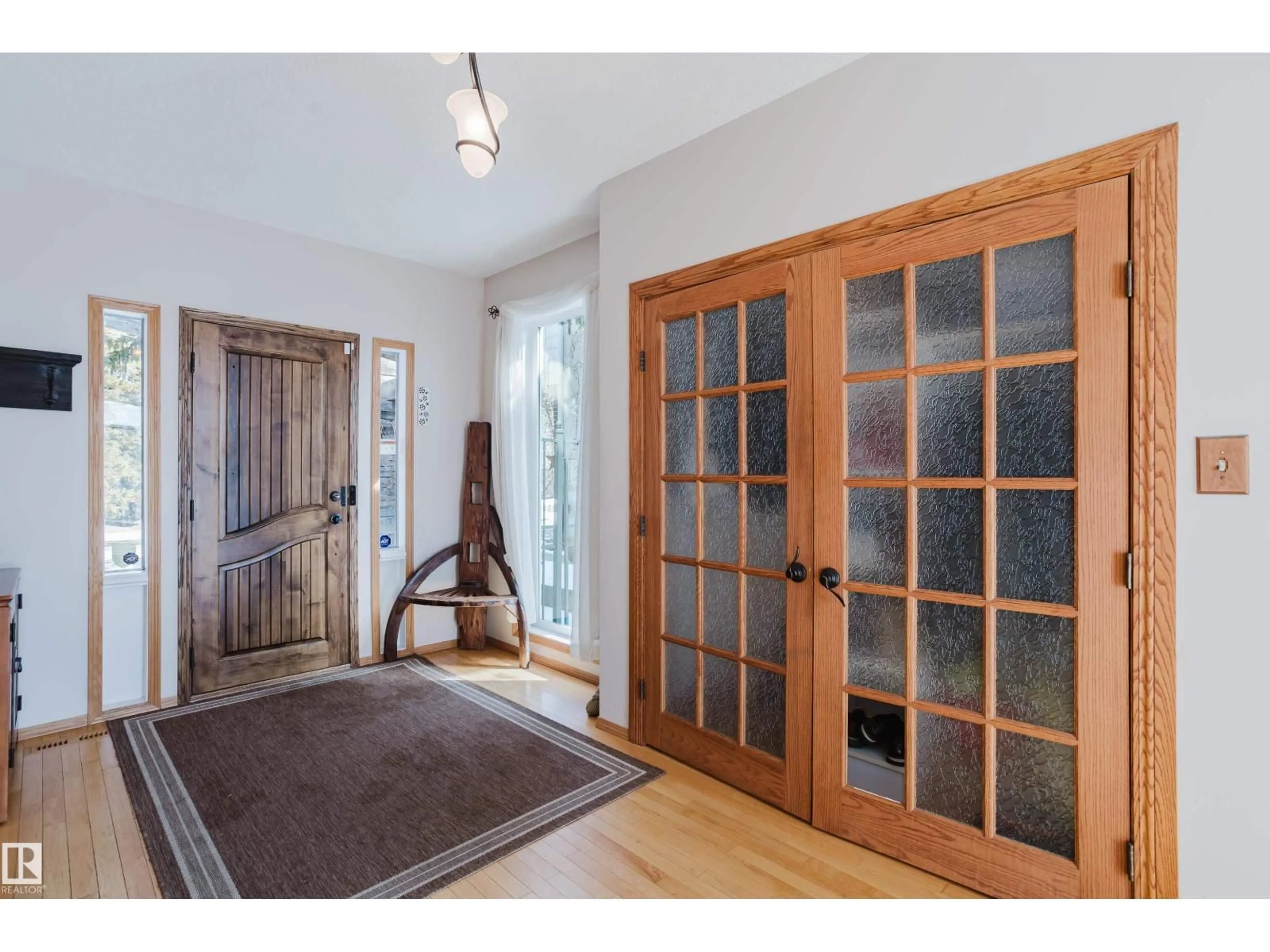 Indoor entryway for E NW - 4212 ASPEN DR, Edmonton Alberta T6J2A9